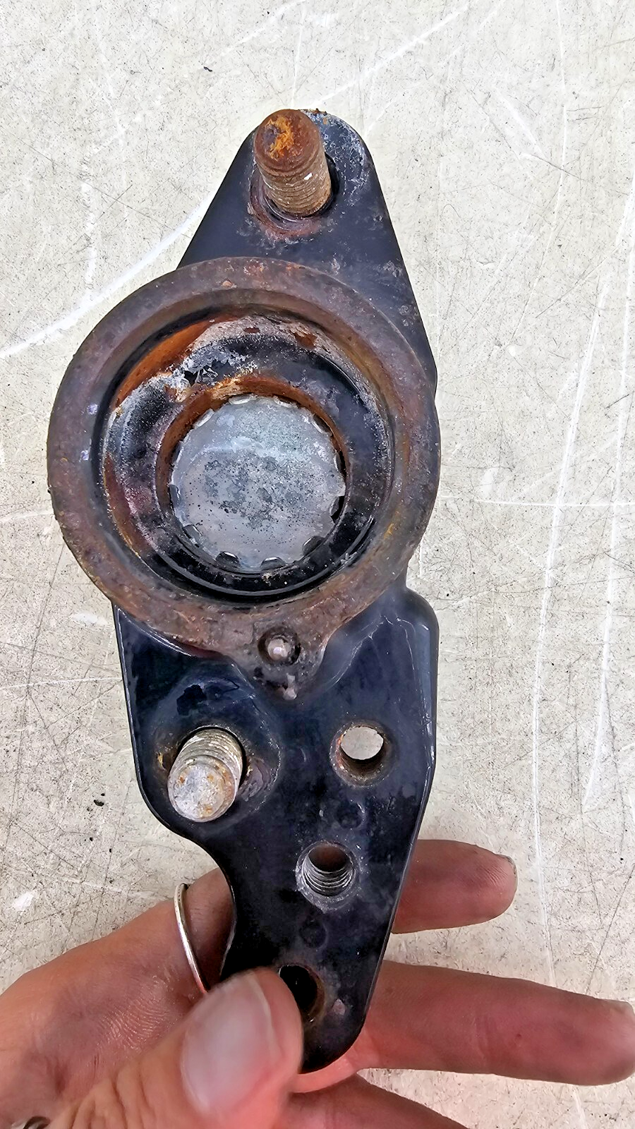 2000 HARLEY FLH ROADKING Rear Swingarm Arm Passenger Floorboard Mount Brackets