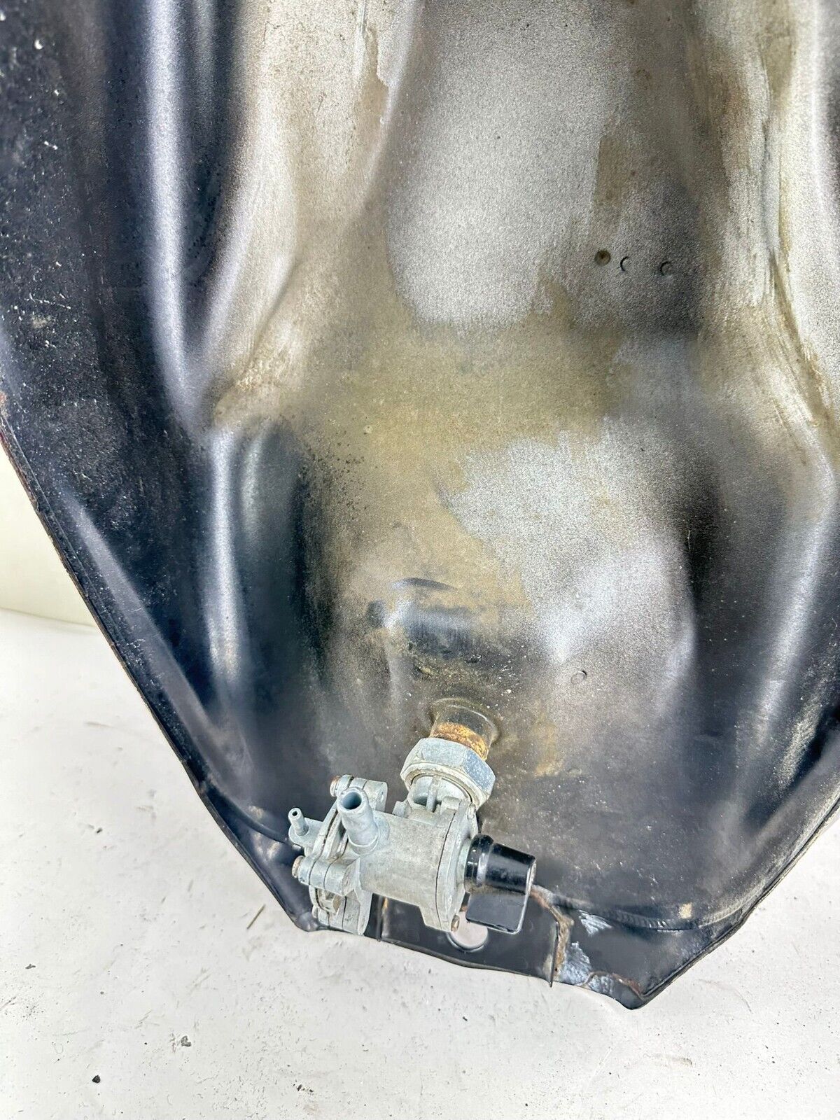 1998 HONDA VALKYRIE TOURING Gas Fuel Tank Dented