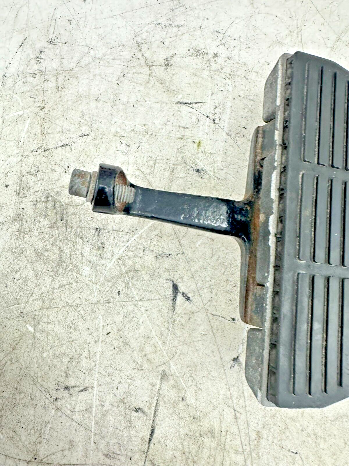 1999 HARLEY FLH ELECTRA GLIDE OEM HD Passenger Floorboards Foot Rest Pad