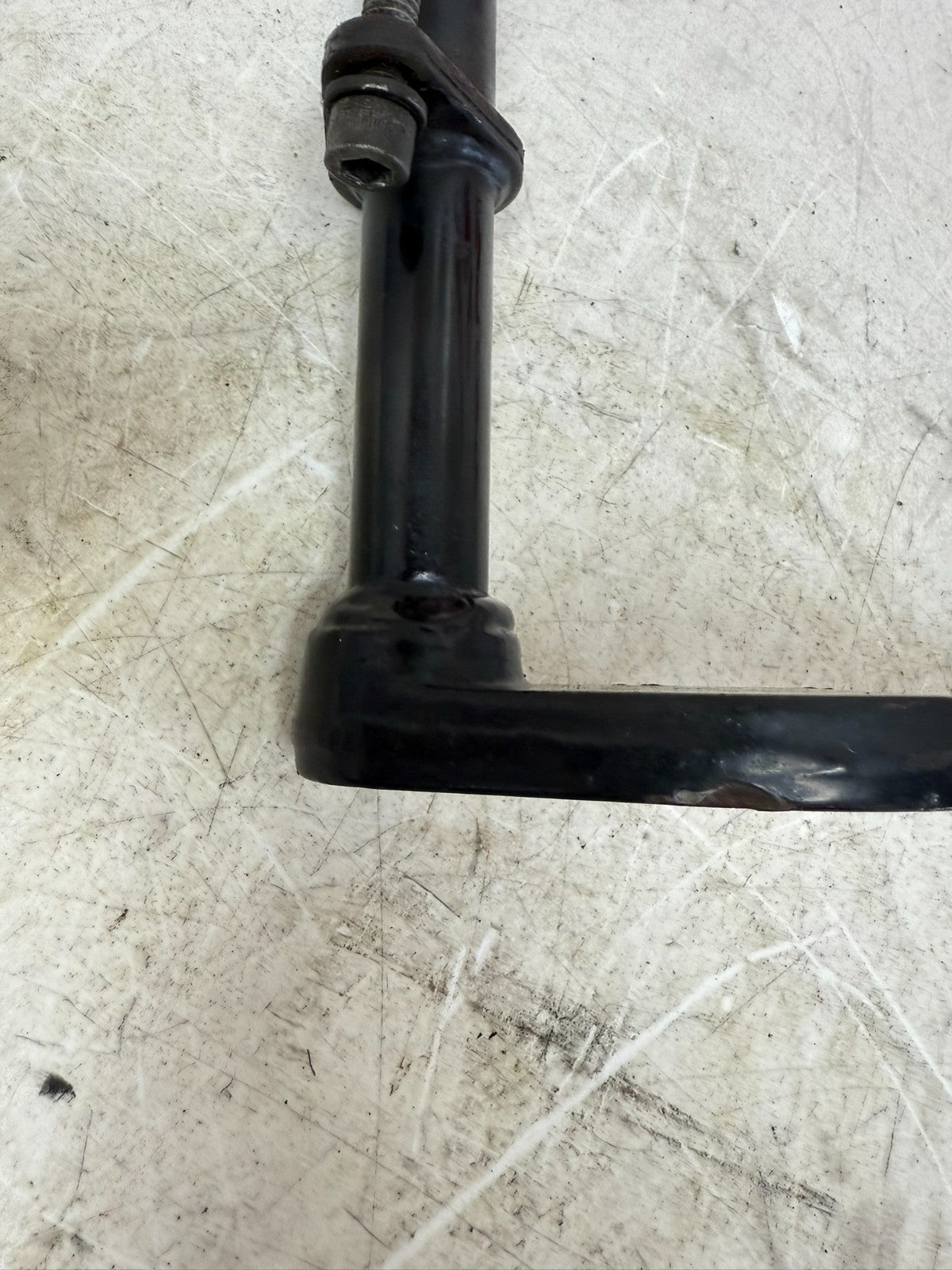 2003 HARLEY DYNA WIDE GLIDE Rear Foot Peg Mount Arm Bracket Frame