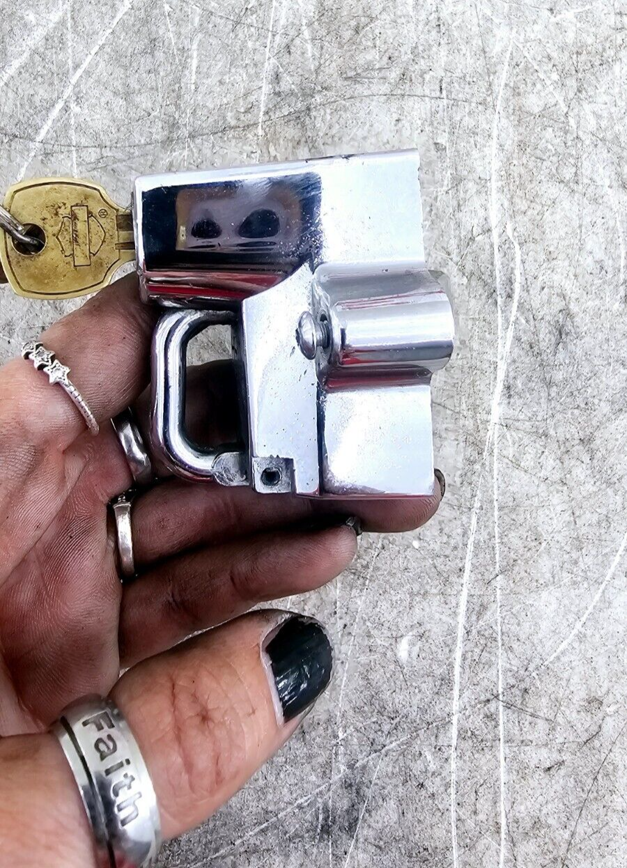 1998 HARLEY FLH ROADKING Universal Helmet Lock Chrome With Key