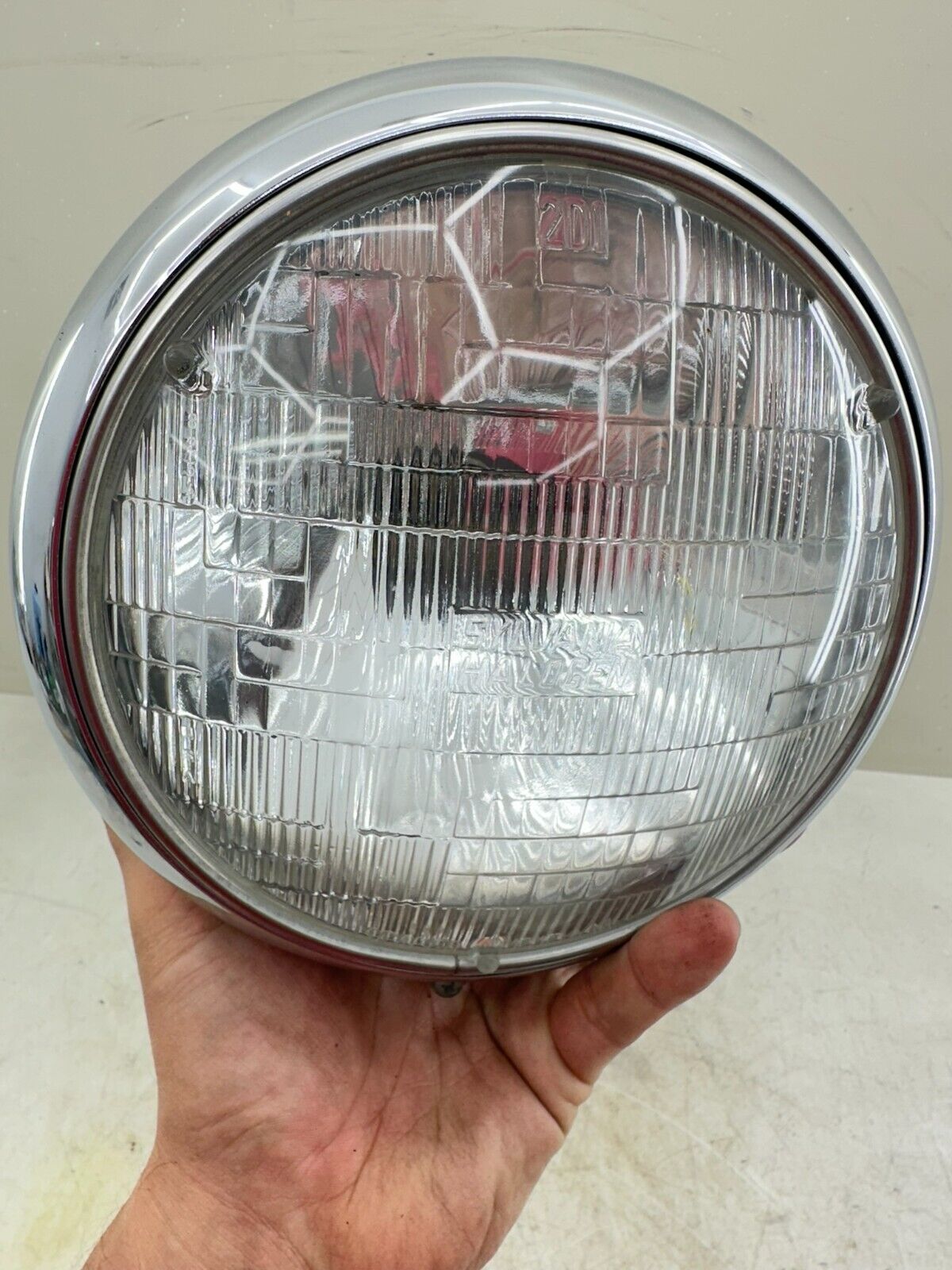 2002 HARLEY SOFTAIL Fatboy 8" OEM HD Headlight Housing Bulb Trim Ring
