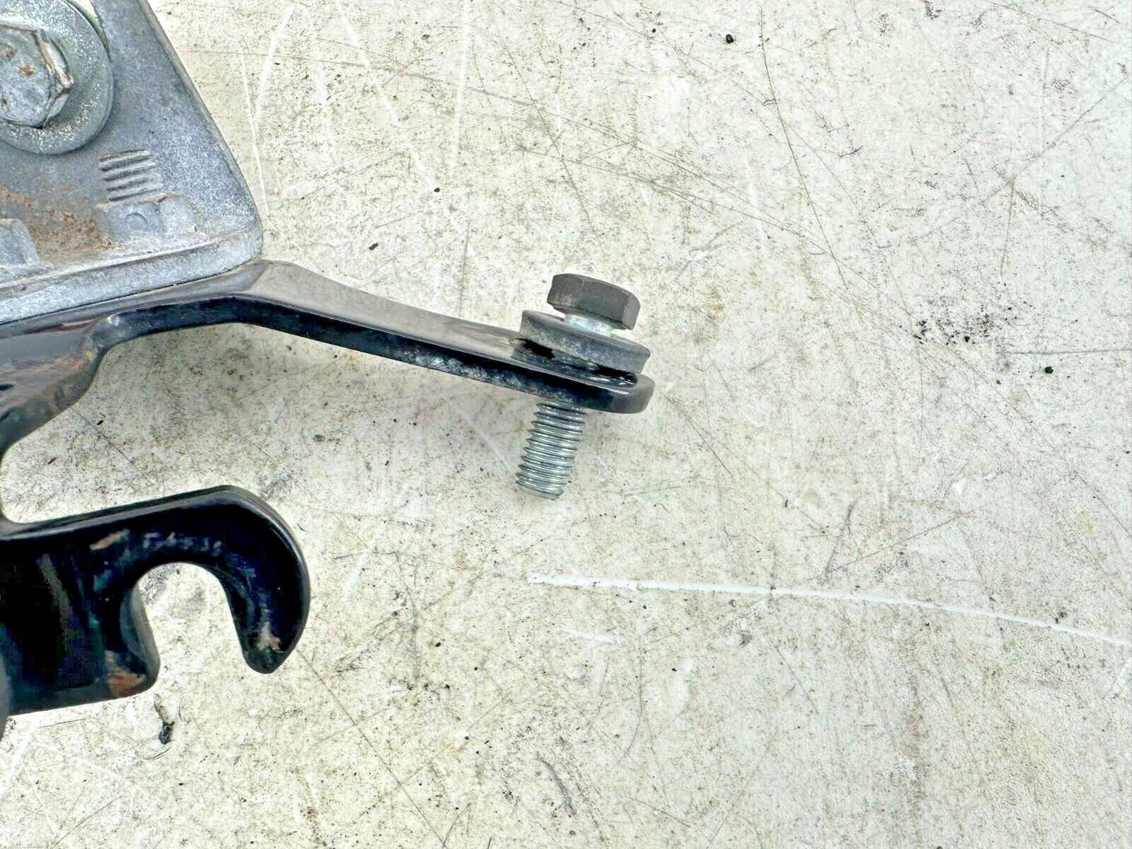 2001 HARLEY SOFTAIL Upper Motor Engine Horn Mount Mounting Bracket