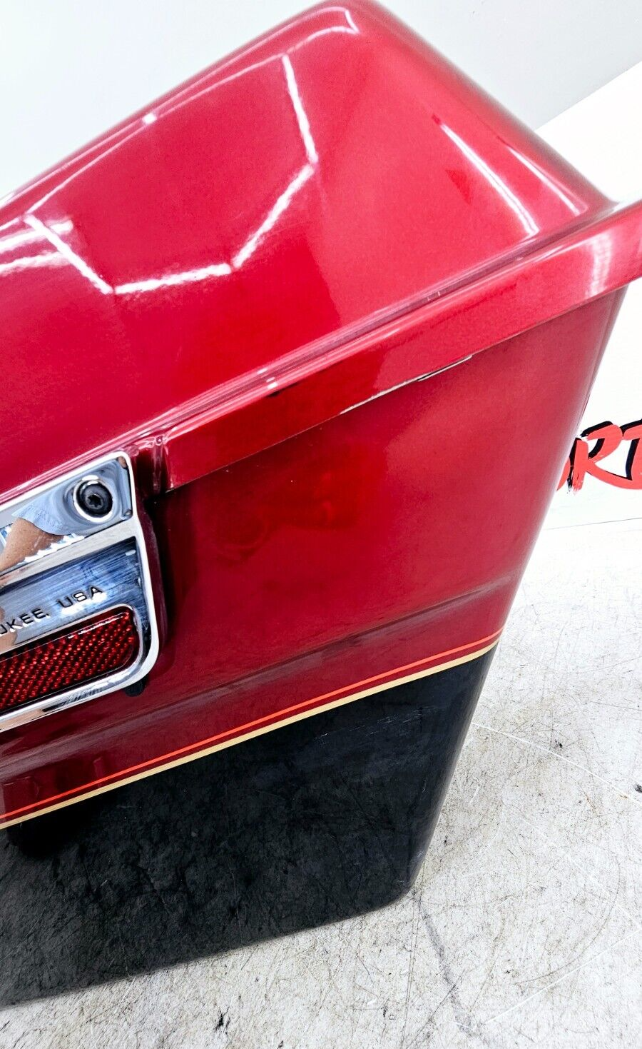 1998 HARLEY FLH ELECTRA GLIDE Right Saddlebag Housing Lid Latch OEM HD Red Black