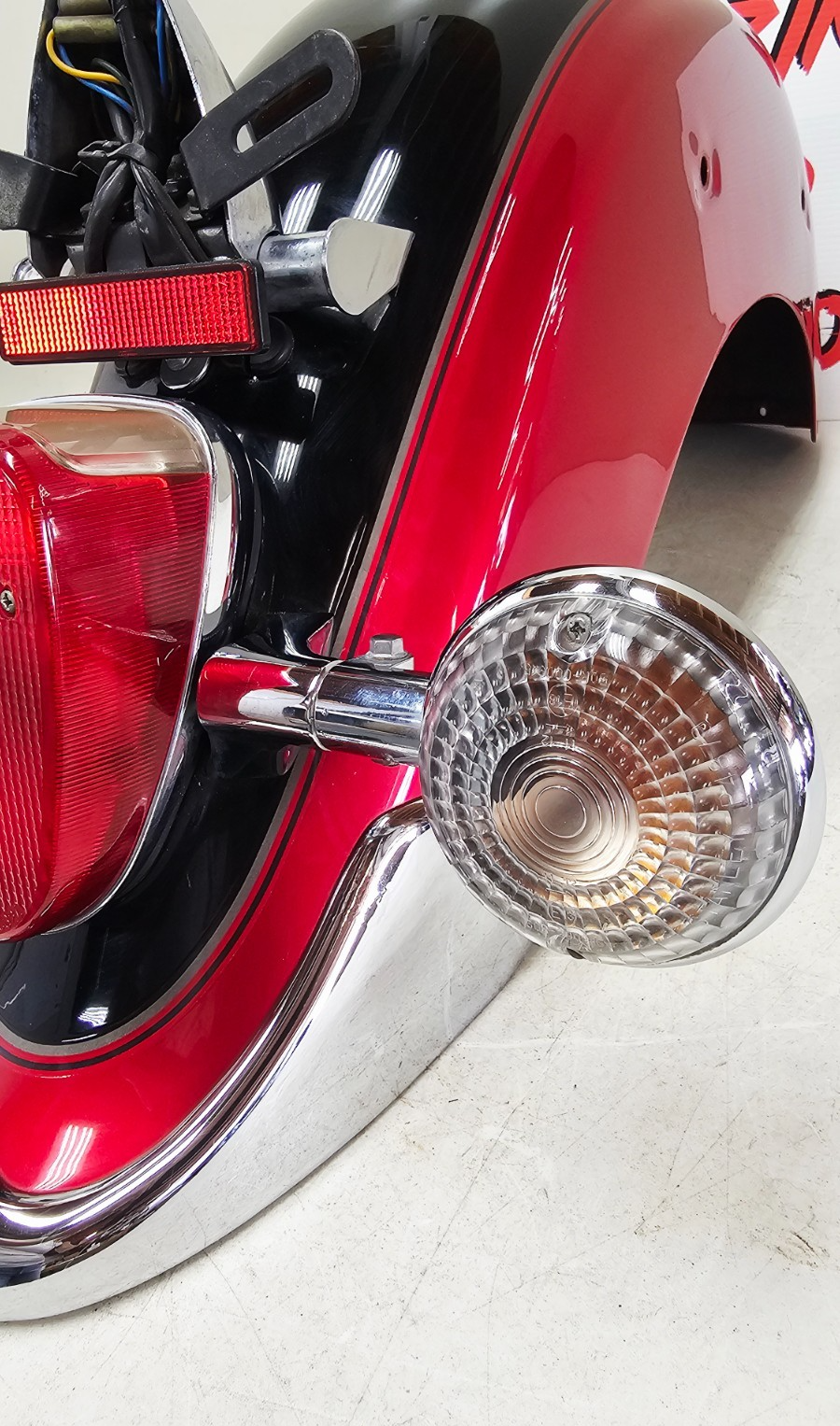 1999-2013 Yamaha Royal Star Venture Rear Wheel Fender Brake Light Turnsignal Bar