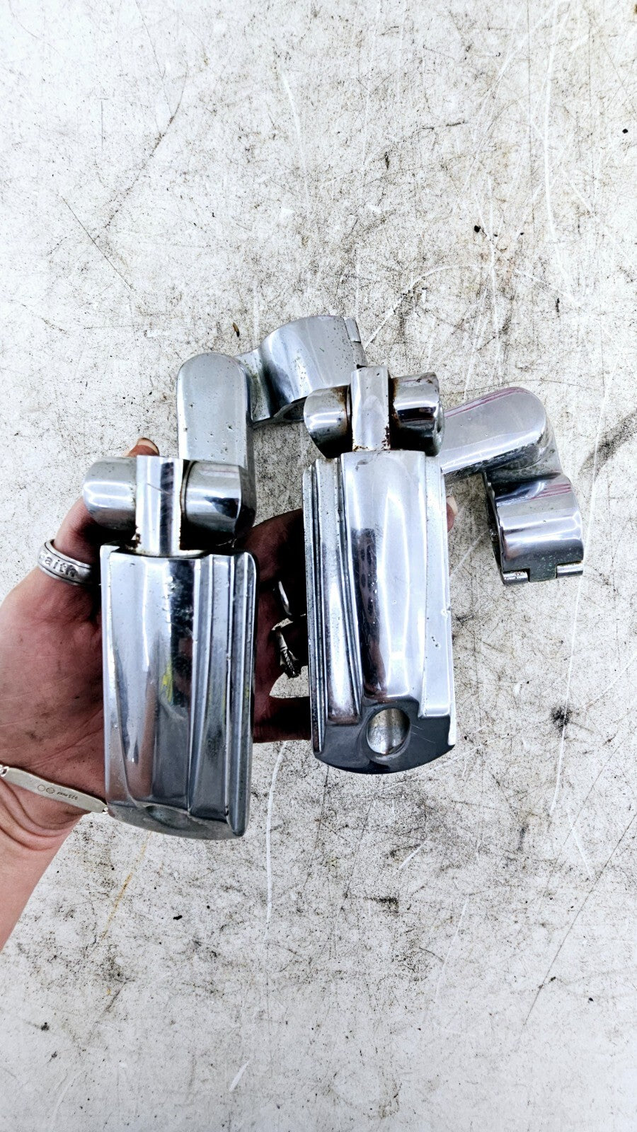 2002 HARLEY ELECTRA GLIDE Chrome OEM HD Highway Foot Pegs Peg Rest