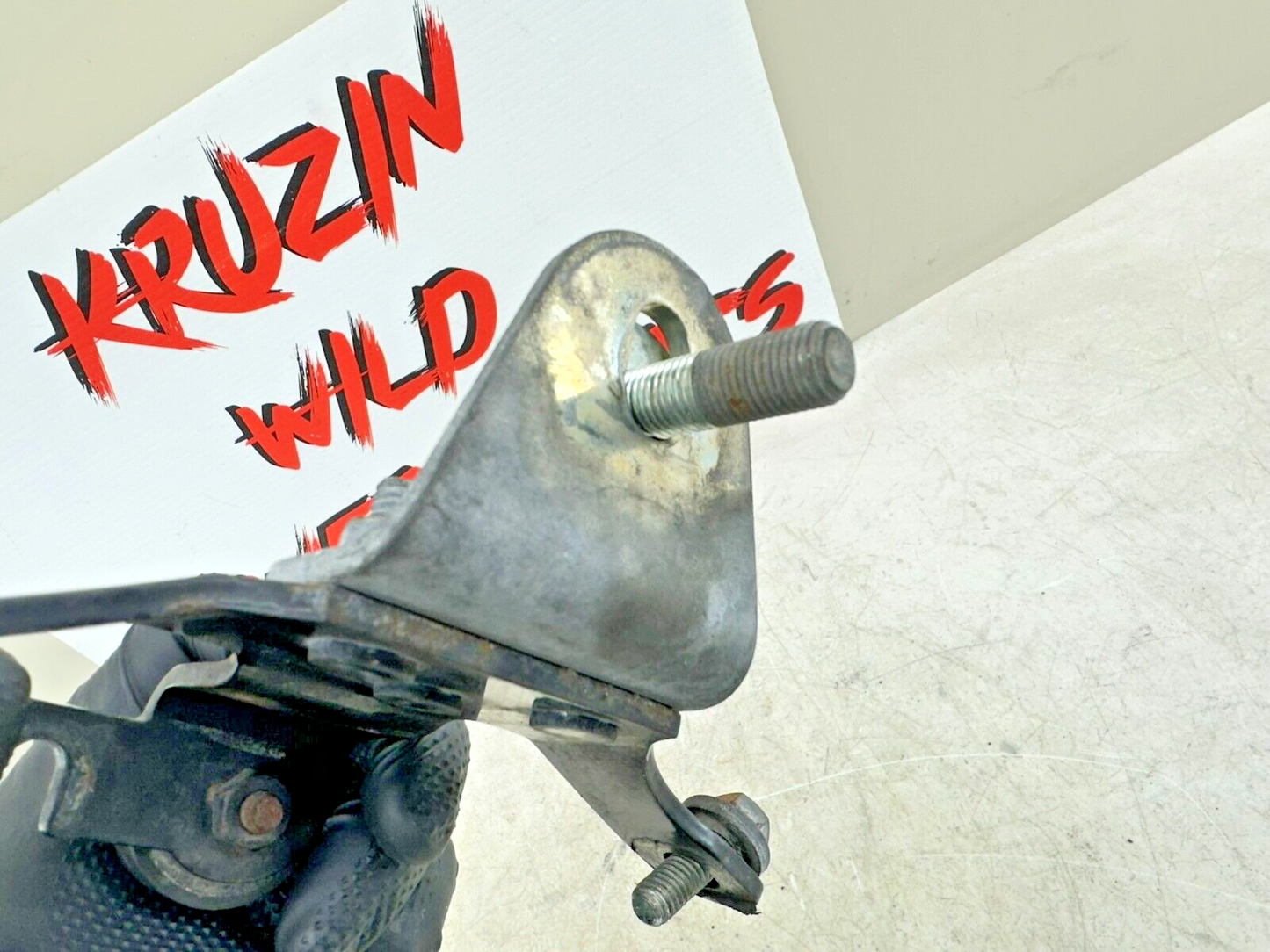 2001 HARLEY SOFTAIL Upper Motor Engine Horn Mount Mounting Bracket