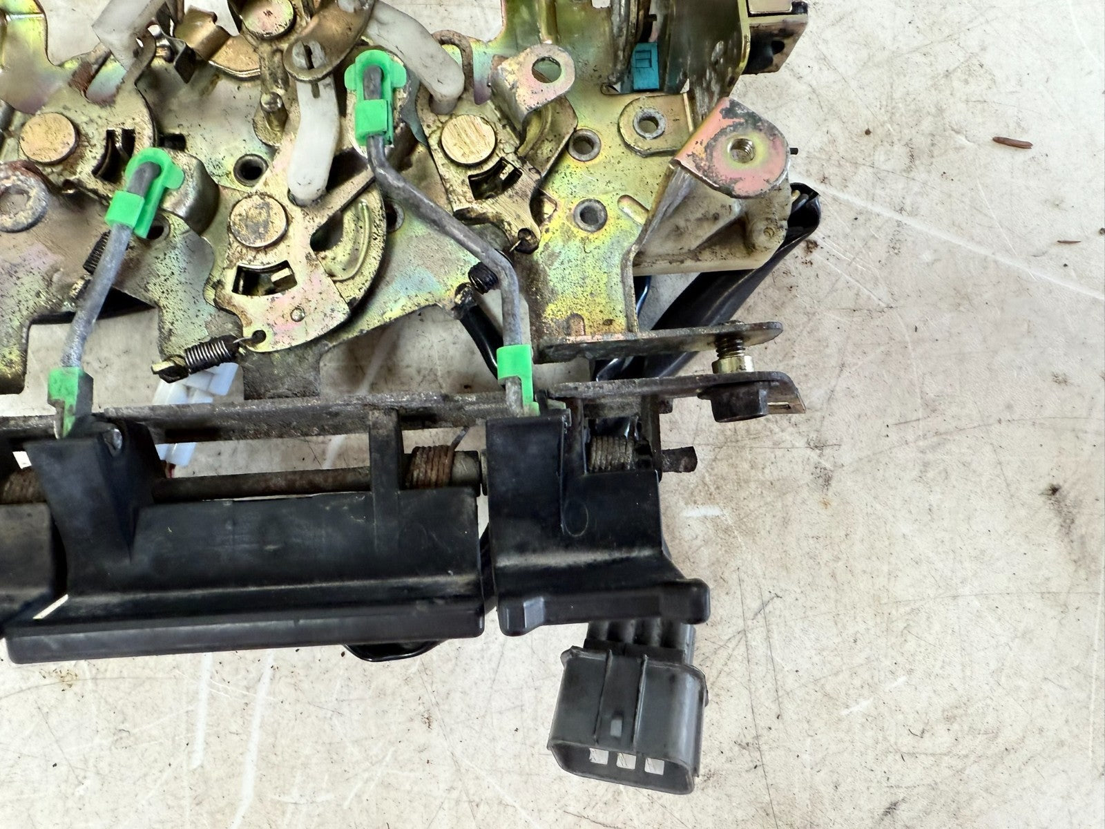 2002 Honda Goldwing GL1800 Rear Saddlebag Trunk Opener Unit Lever