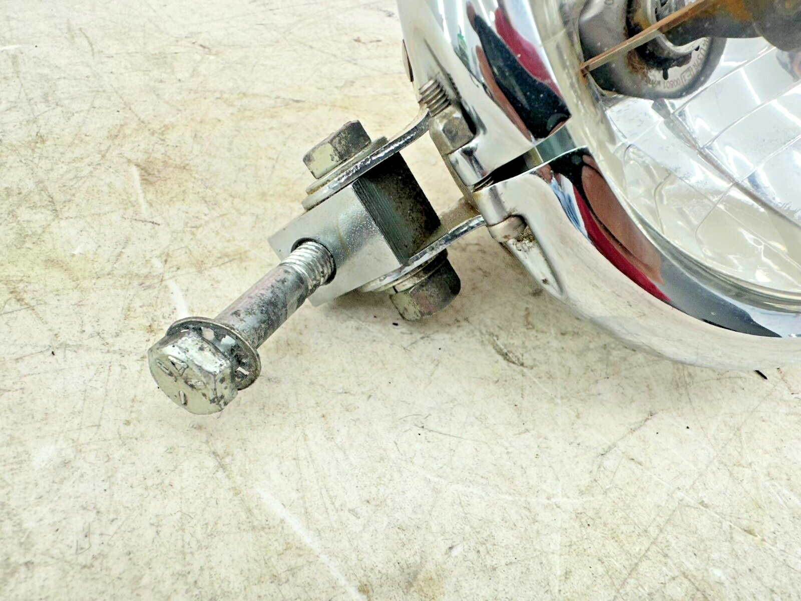 1999 HARLEY SOFTAIL Chrome Headlight Housing Trim Ring + MTG Tab