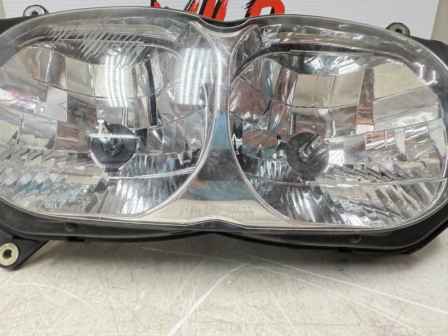 2000 HONDA VALKYRIE INTERSTATE Headlight Front Head Lamp Housing w/ Bulbs