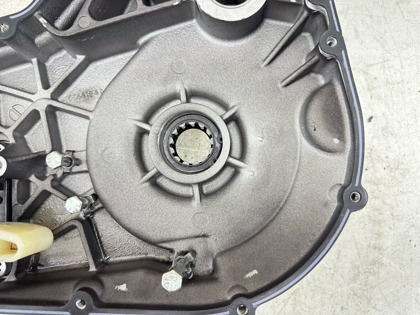 1997 HARLEY DYNA Inner Primary Backing Plate Case W/ Mid Control Hole