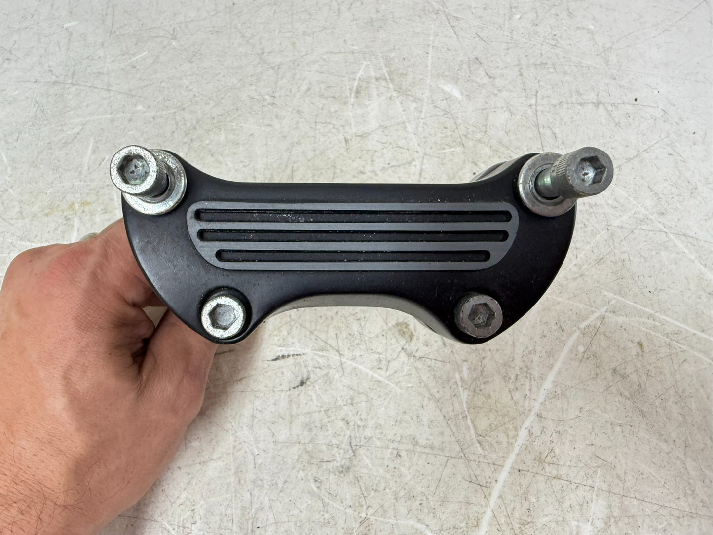 1997 Harley Davidson Sportster Handlebar Clamp Riser Mount Bracket