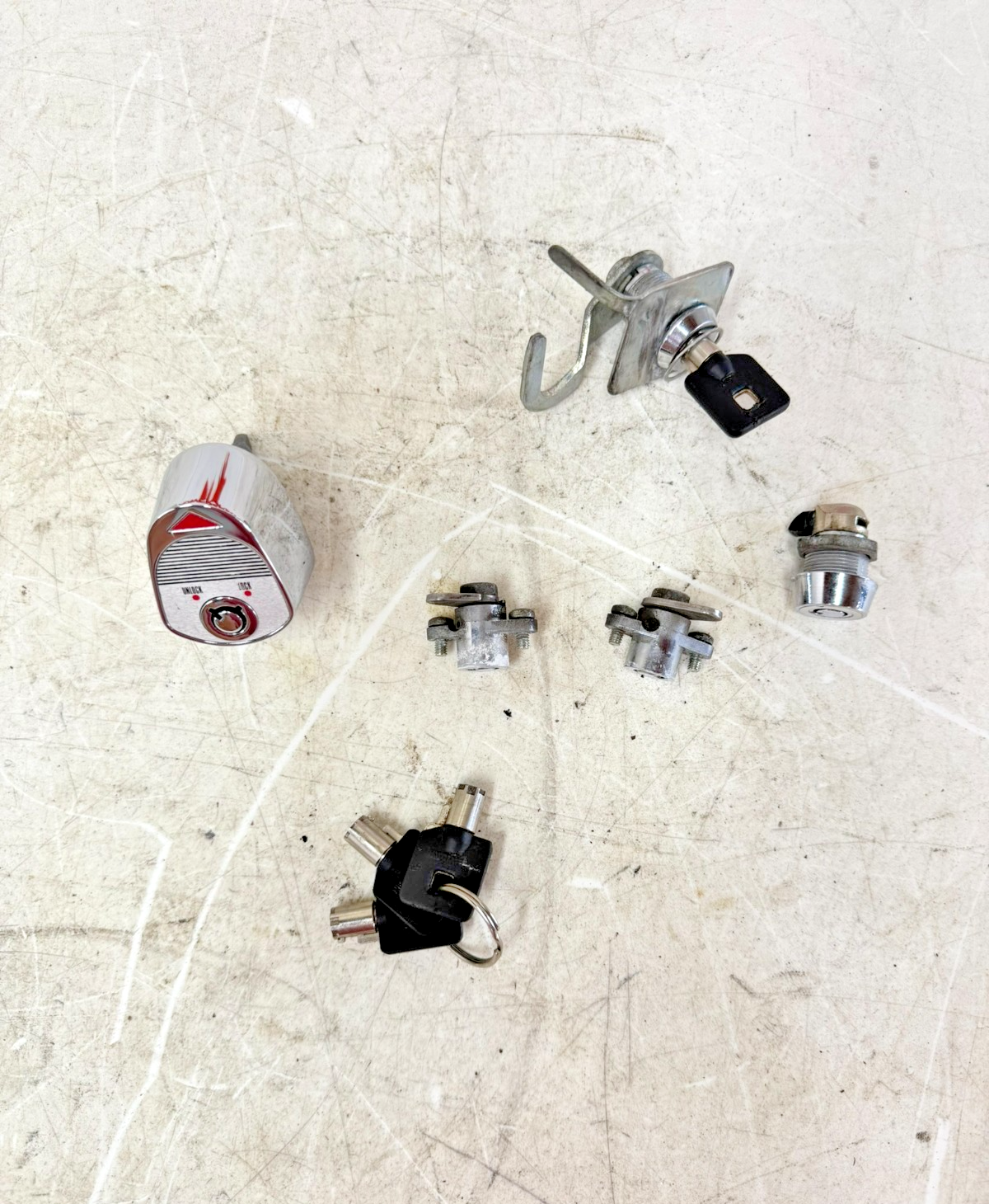 2003 HARLEY ELECTRA GLIDE Ignition Switch Key Saddlebag Tour Pack Lock Set