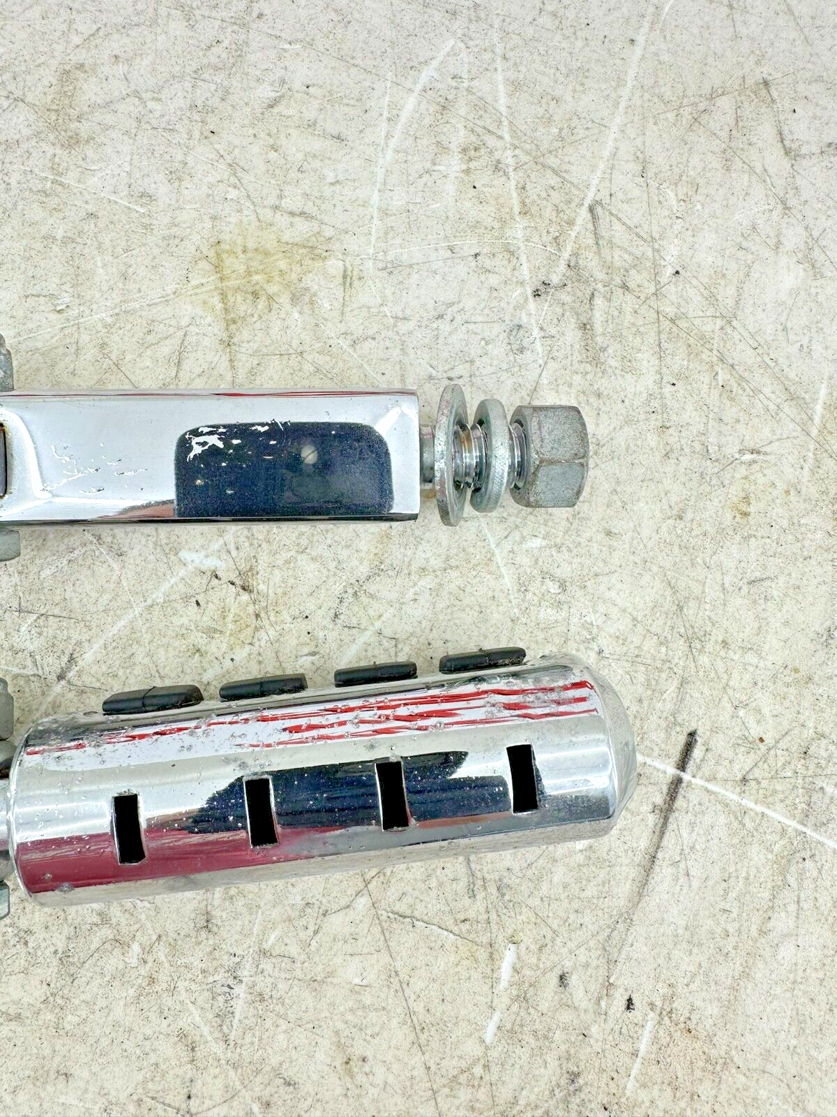 2002 HARLEY DYNA LOW RIDER OEM HD Crashbar Highway Forward Pegs
