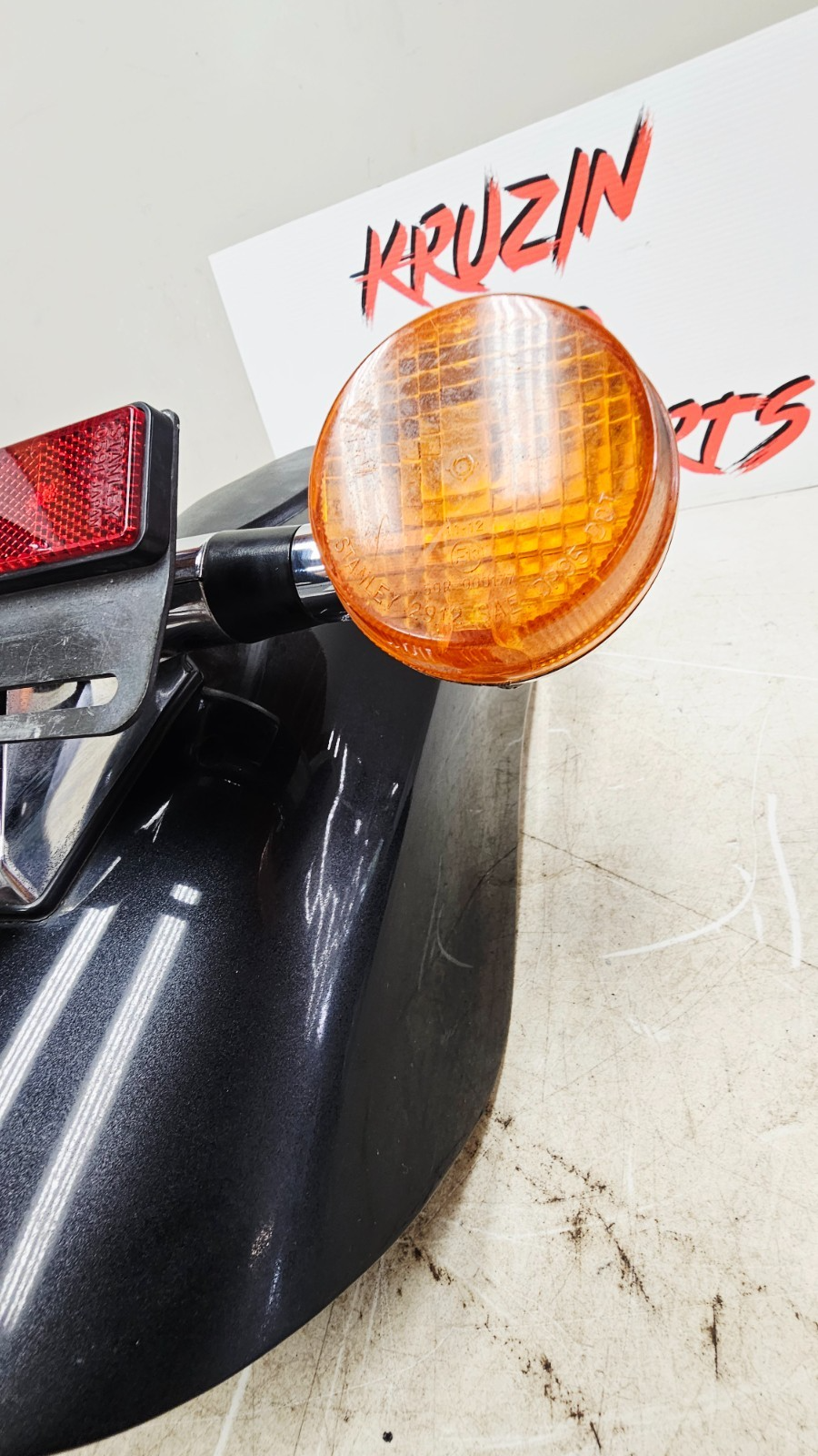 2000 HONDA VALKYRIE INTERSTATE Rear Back Fender Mudguard Turn Signal Light