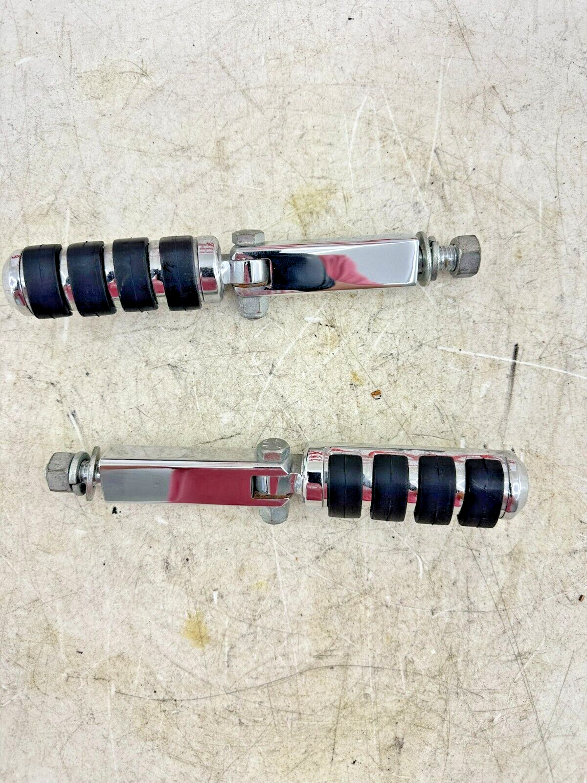 2002 HARLEY DYNA LOW RIDER OEM HD Crashbar Highway Forward Pegs