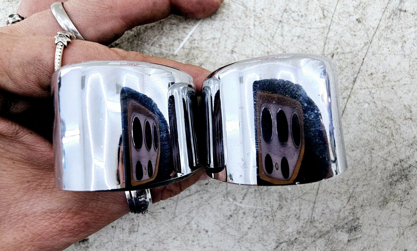 1999 HARLEY DYNA CONVERTIBLE Chrome Rear Axle Cover Guard Accent