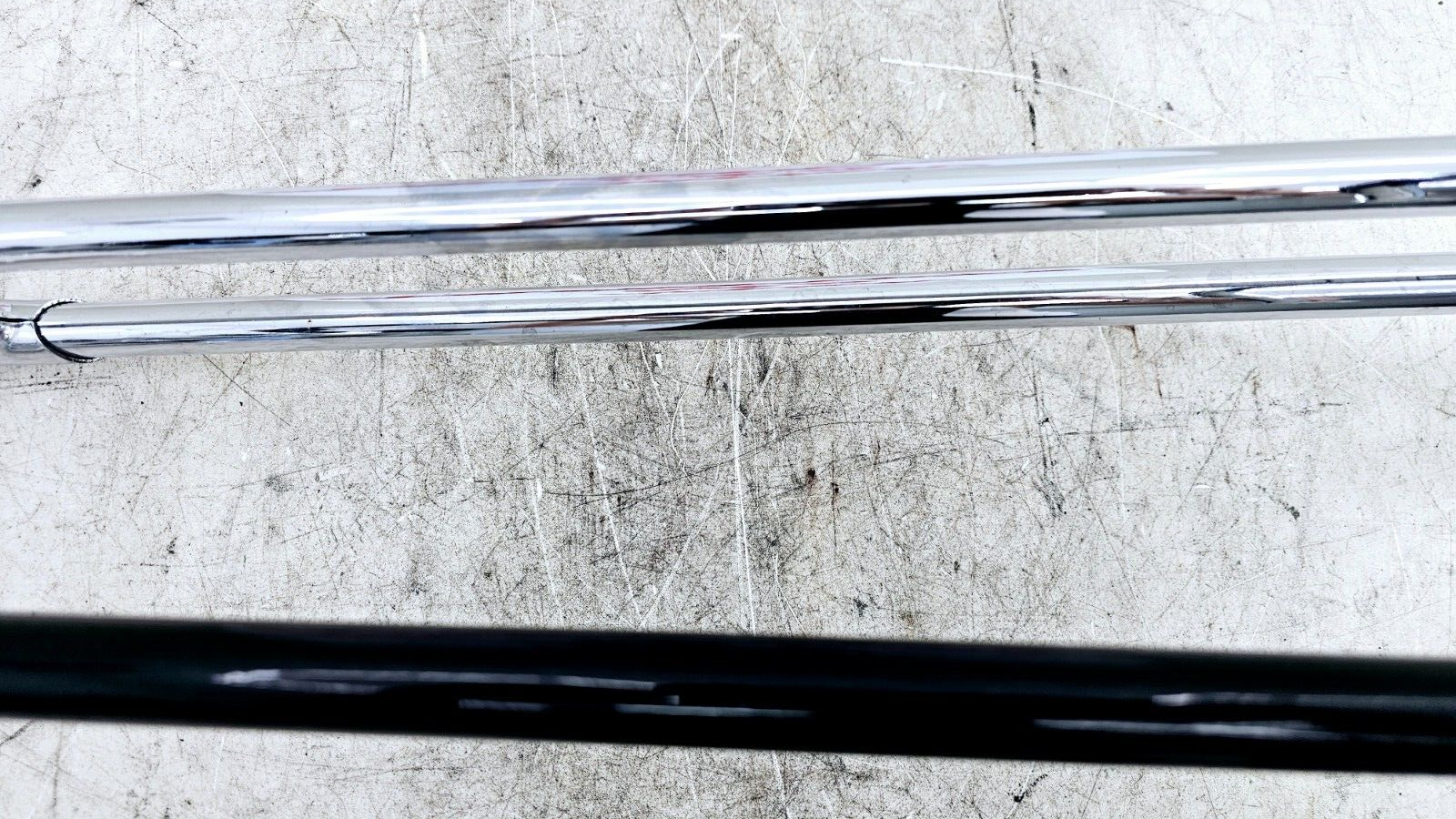 1998 HARLEY FLH ELECTRA GLIDE Chrome Right Saddlebag Guard Bumper Surround Bars