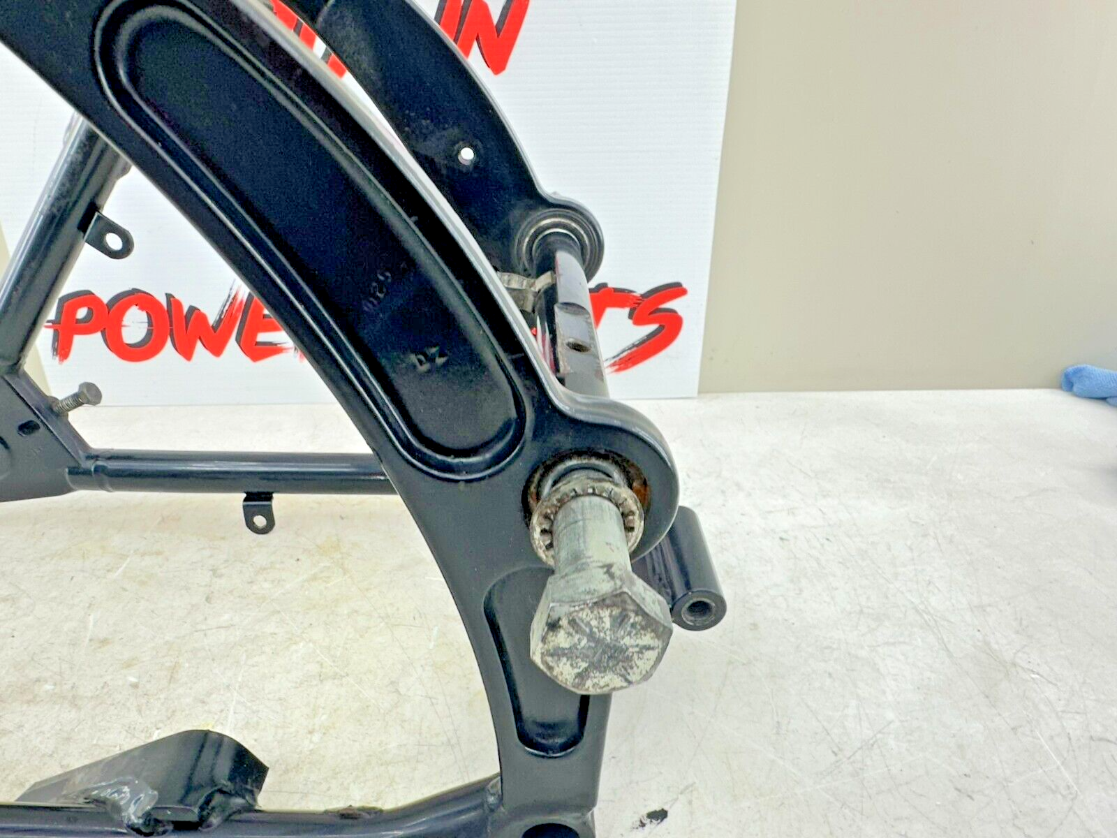 1999 HARLEY SOFTAIL OEM HD Genuine Swingarm Fork