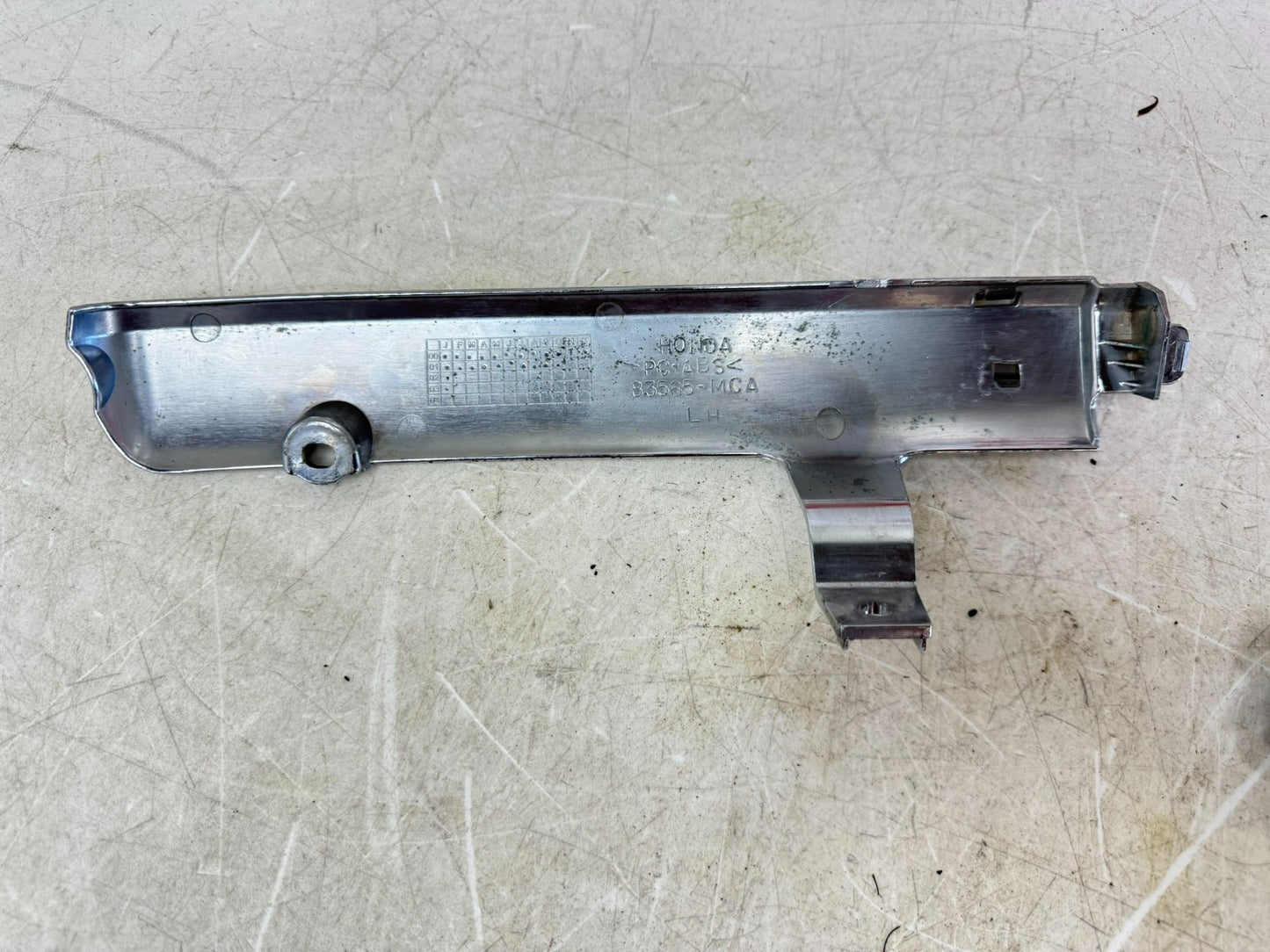 2002 Honda Goldwing GL1800 Engine Fuel Injector Head Cover Right Left Chrome