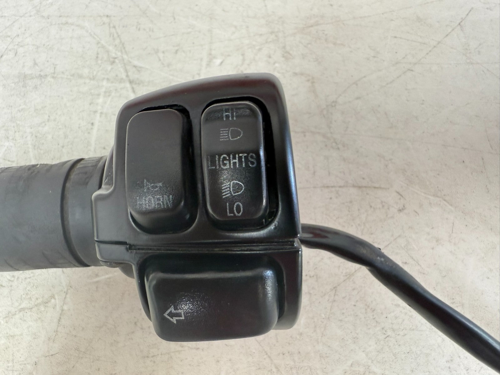 2003 Harley Davidson Sportster Left Hand Controls Switch Housings Button