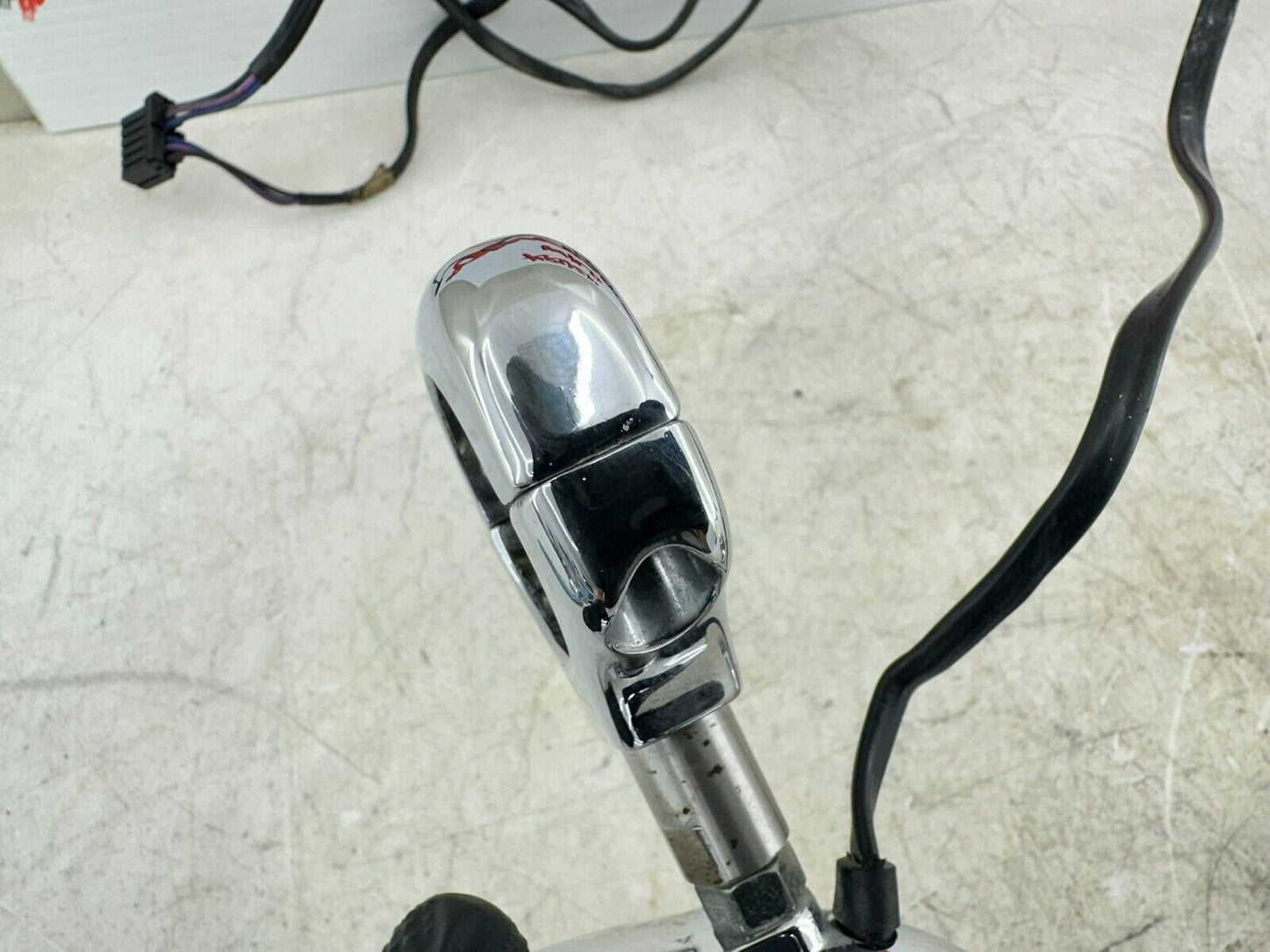 2002 HARLEY DYNA LOW RIDER 41mm Fork Mounted Turn Signals W/ LED Bulb