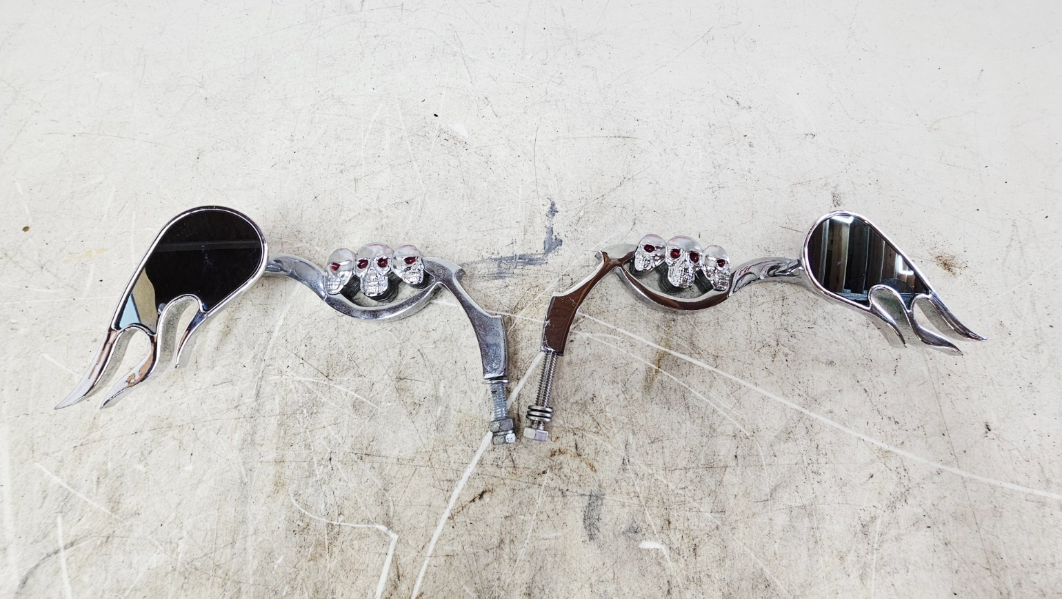 1996 HARLEY SOFTAIL Chrome Flame Skull Rearview Mirrors Mirror