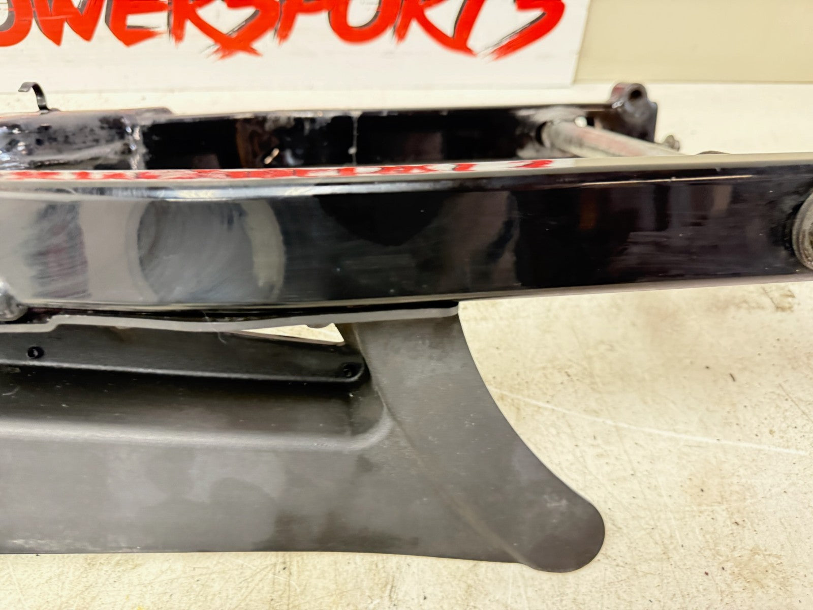 1995 HARLEY FLH ELECTRA GLIDE Swingarm Rear Axle Arm Mounting Bracket OEM