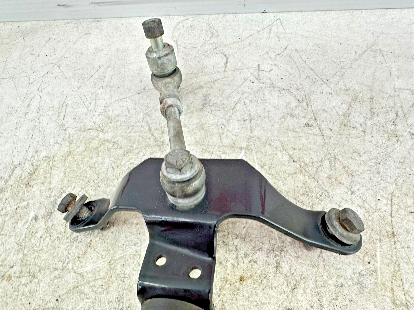 2005 HARLEY DAVIDSON DYNA Upper Motor Mount Horn Bracket + Hardware