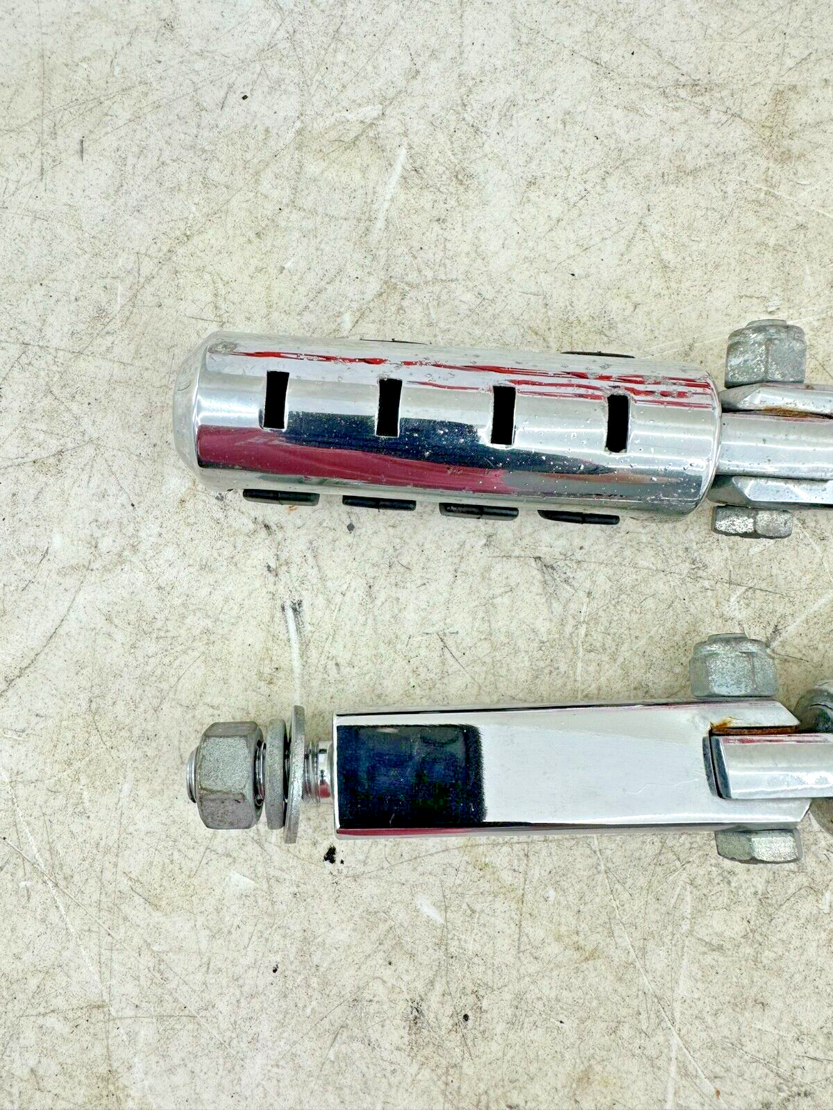 2002 HARLEY DYNA LOW RIDER OEM HD Crashbar Highway Forward Pegs