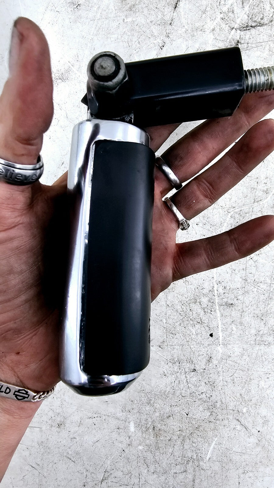 2000 Harley Davidson Sportster Rear Passenger Chrome Footpeg Foot Peg Footrest