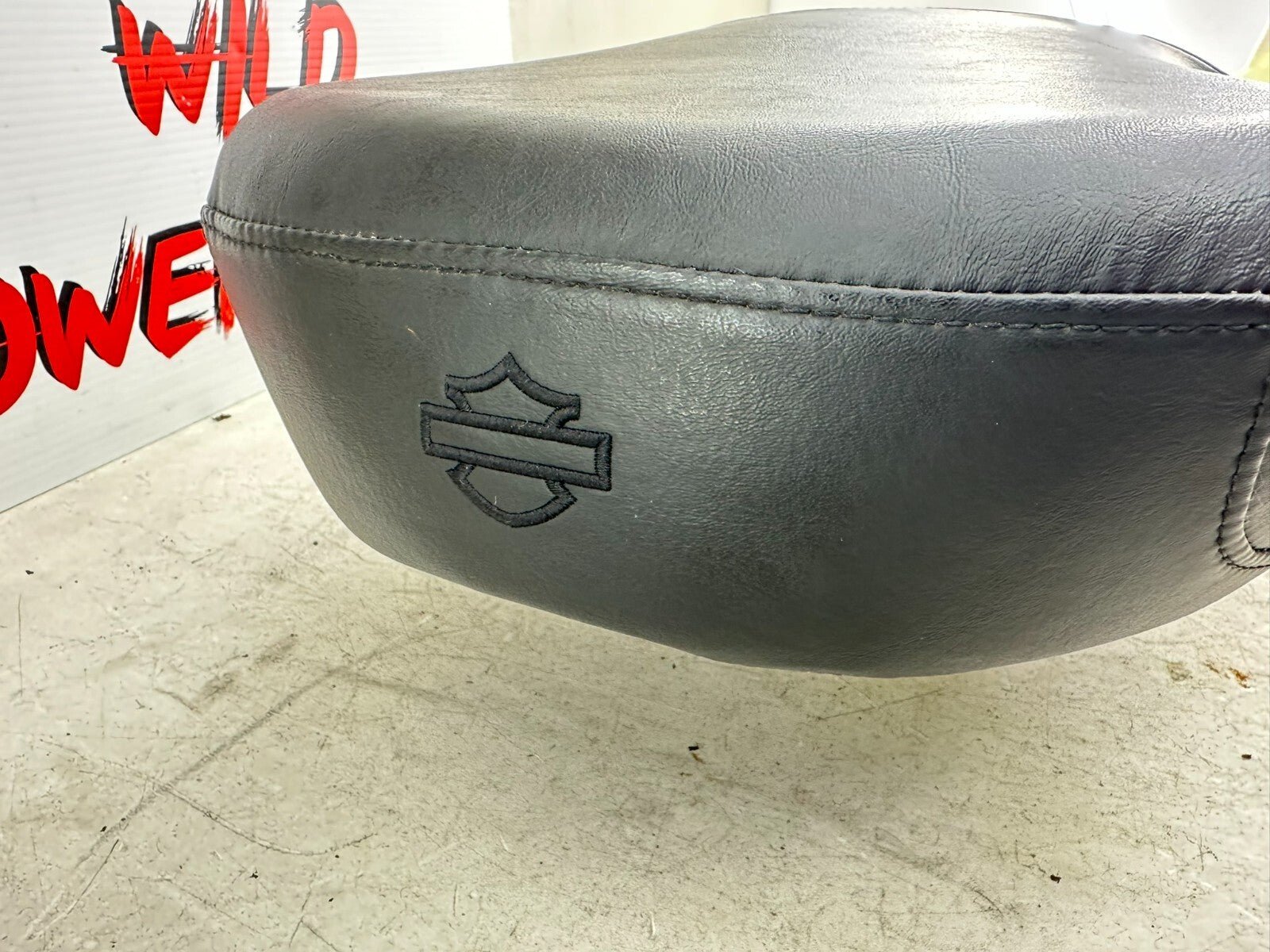 1999 HARLEY DYNA OEM HD Driver Passenger Seat Saddle Black NOS