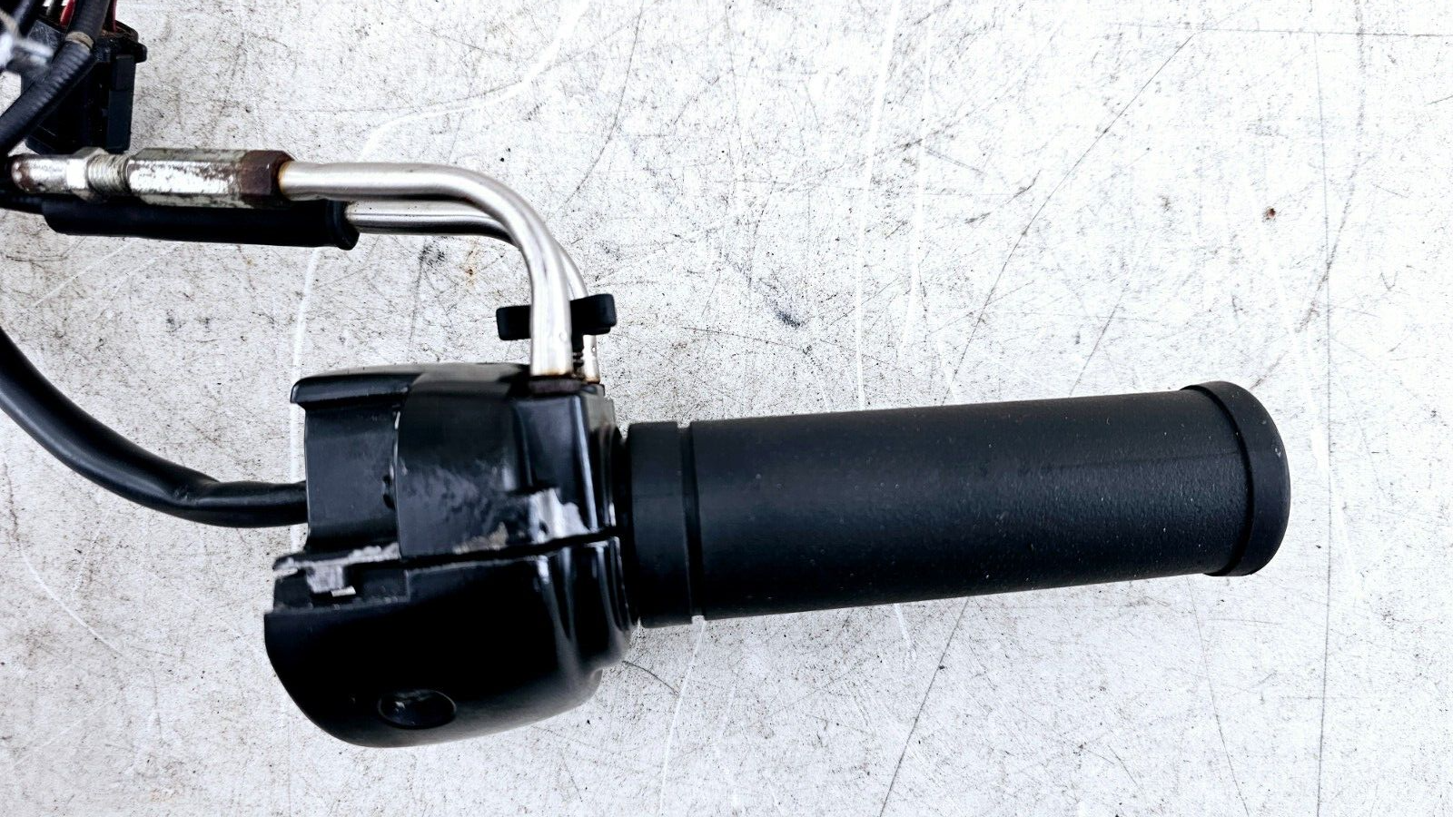 1999 HARLEY SOFTAIL Right Hand Controls Switch Housing Grips + Cables