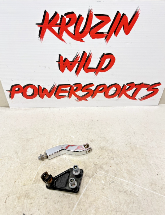 1993 HARLEY DYNA Wide Glide Passenger Footpegs Footrest Support Bracket