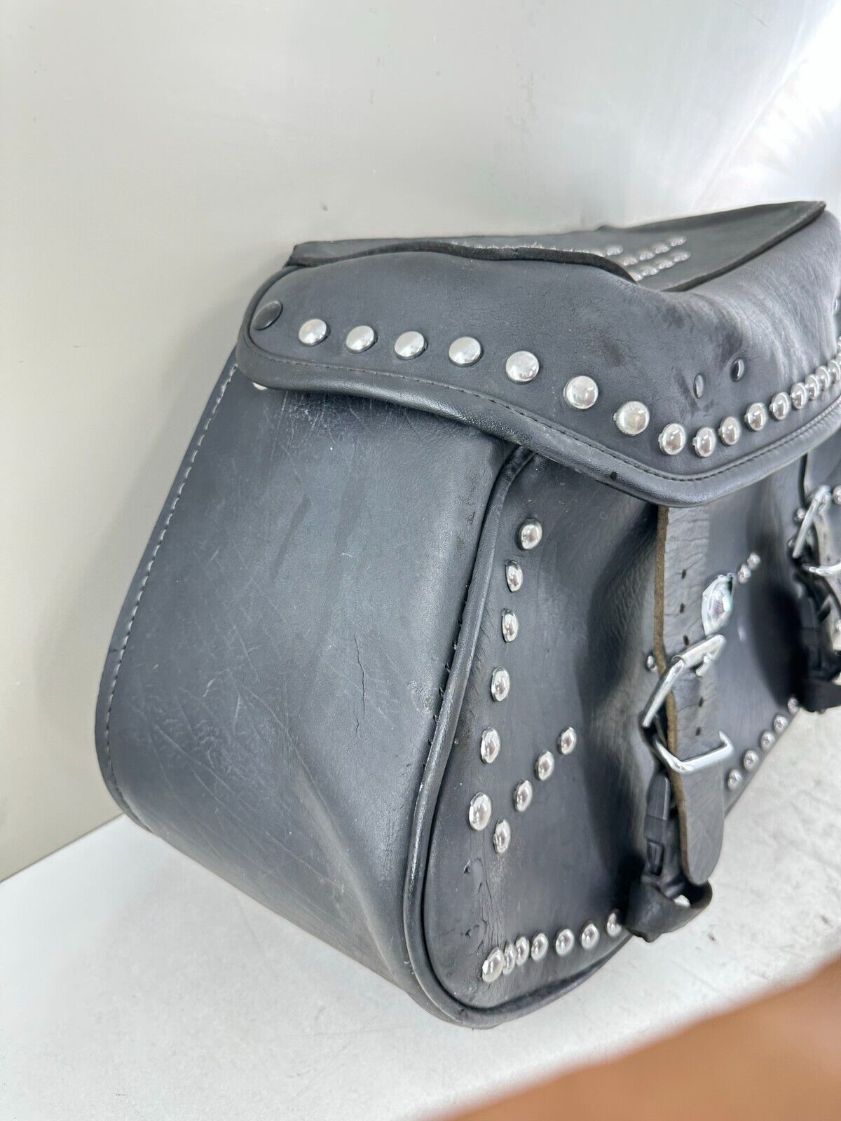 2003 HARLEY DAVIDSON SOFTAIL OEM HD Studded Leather Saddlebags Right Left
