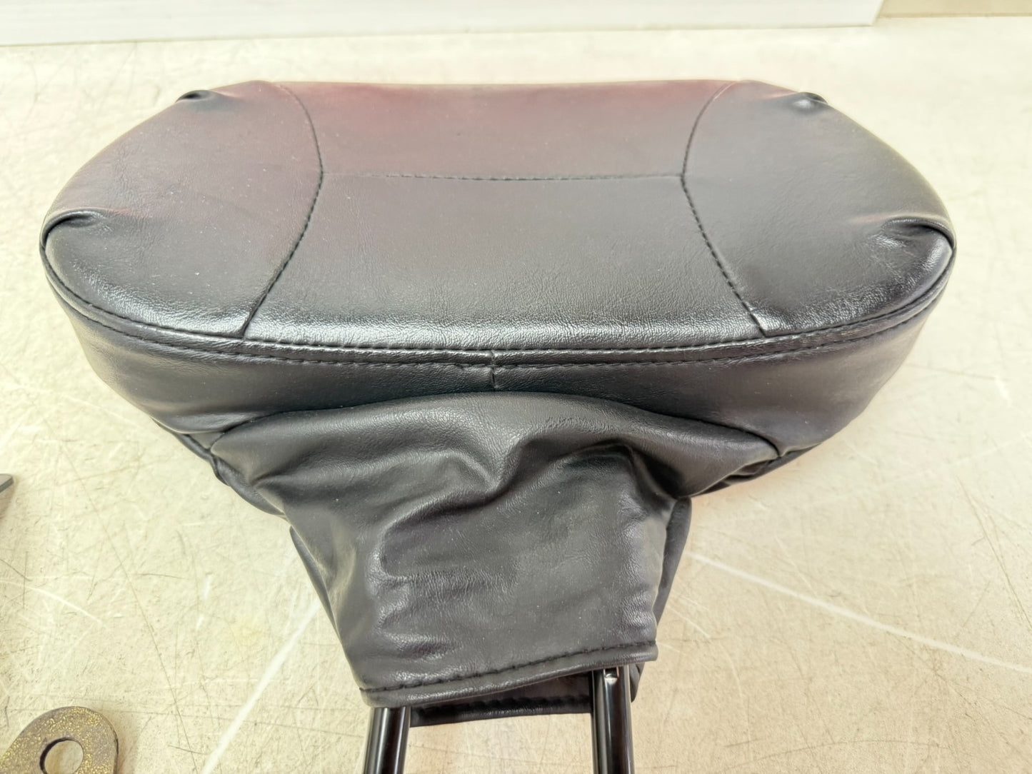 2003 HARLEY ELECTRA GLIDE Driver Backrest Cushion Pad Mounting Bracket Dock