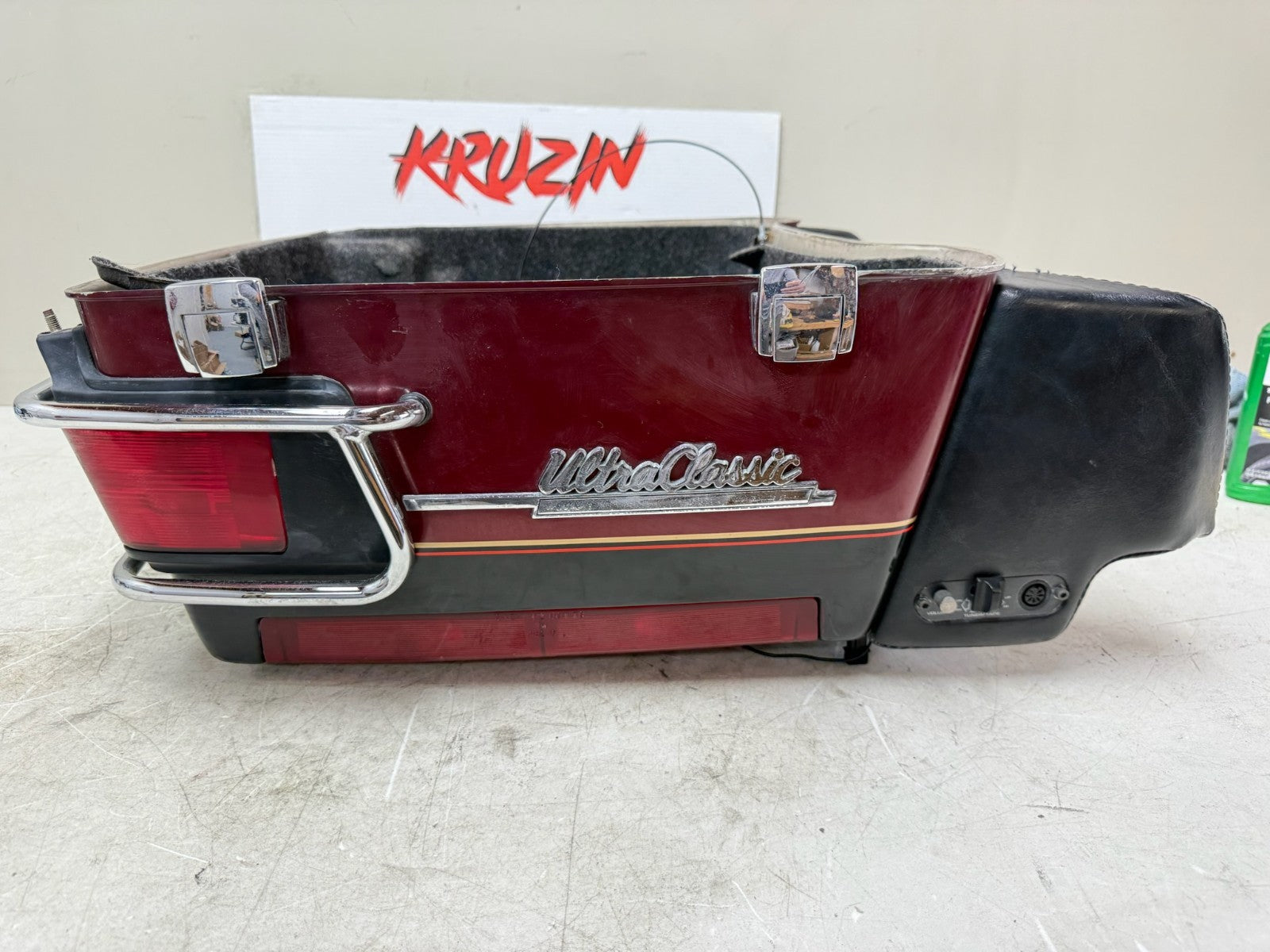 1995 HARLEY FLH ELECTRA GLIDE Trunk Tour Pack Rear Lower Storage Box