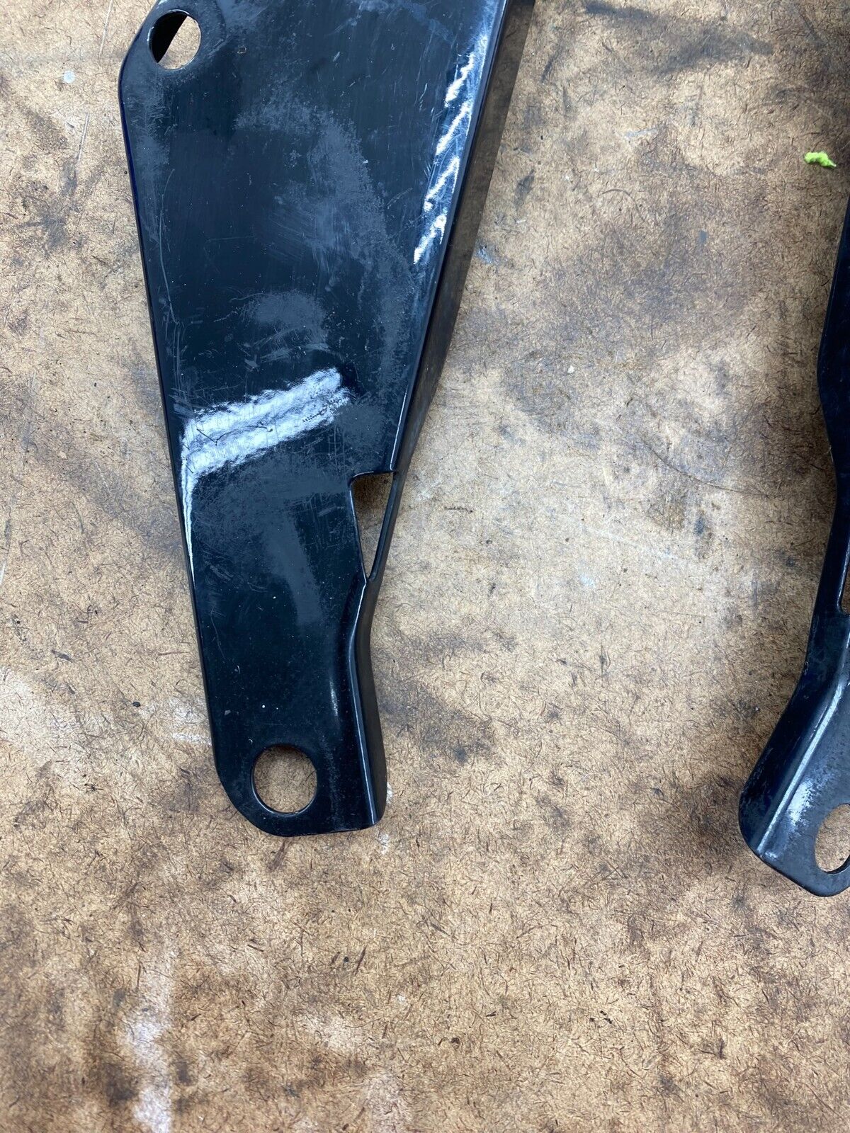 2001 HARLEY DAVIDSON FLH ELECTRA GLIDE Main Fairing Batwing Mounting Bracket Arm