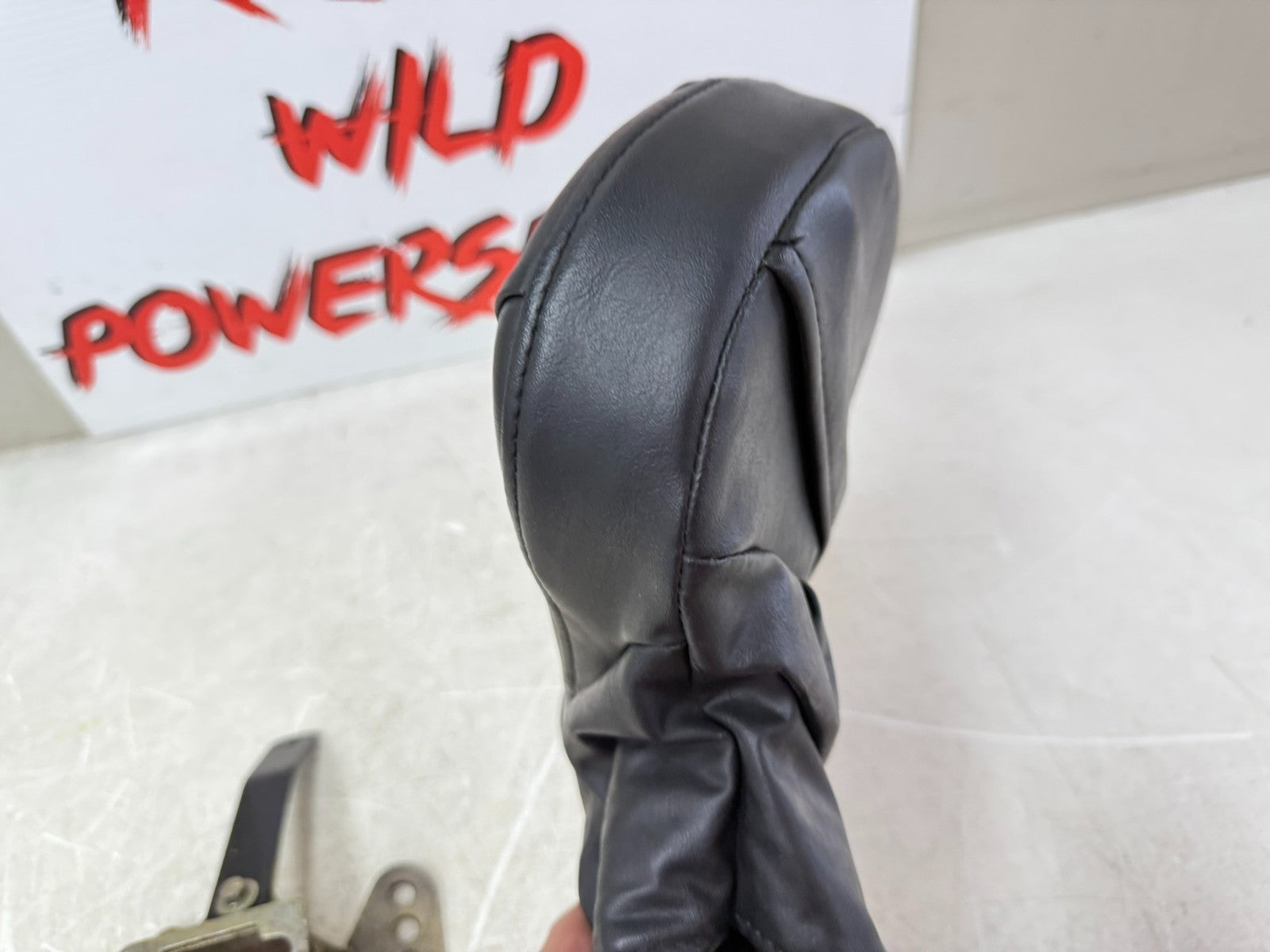 2003 HARLEY ELECTRA GLIDE Driver Backrest Cushion Pad Mounting Bracket Dock