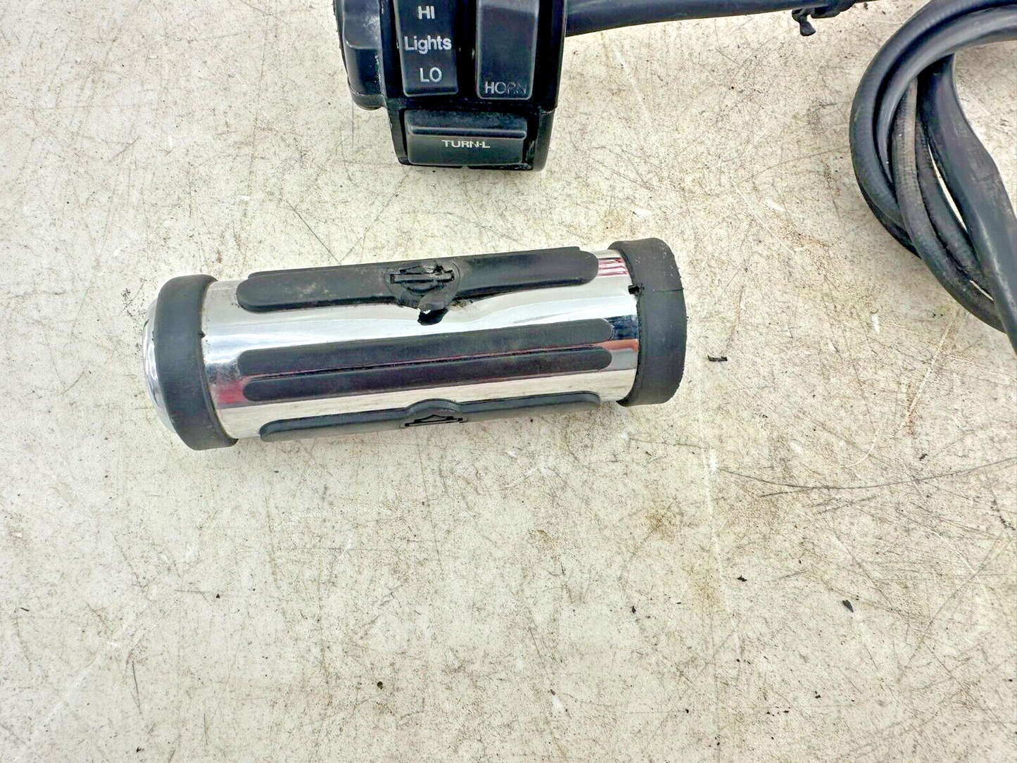 1995 HARLEY SOFTAIL OEM HD 95 Older Switch Housing W/ Buttons Cable Grips