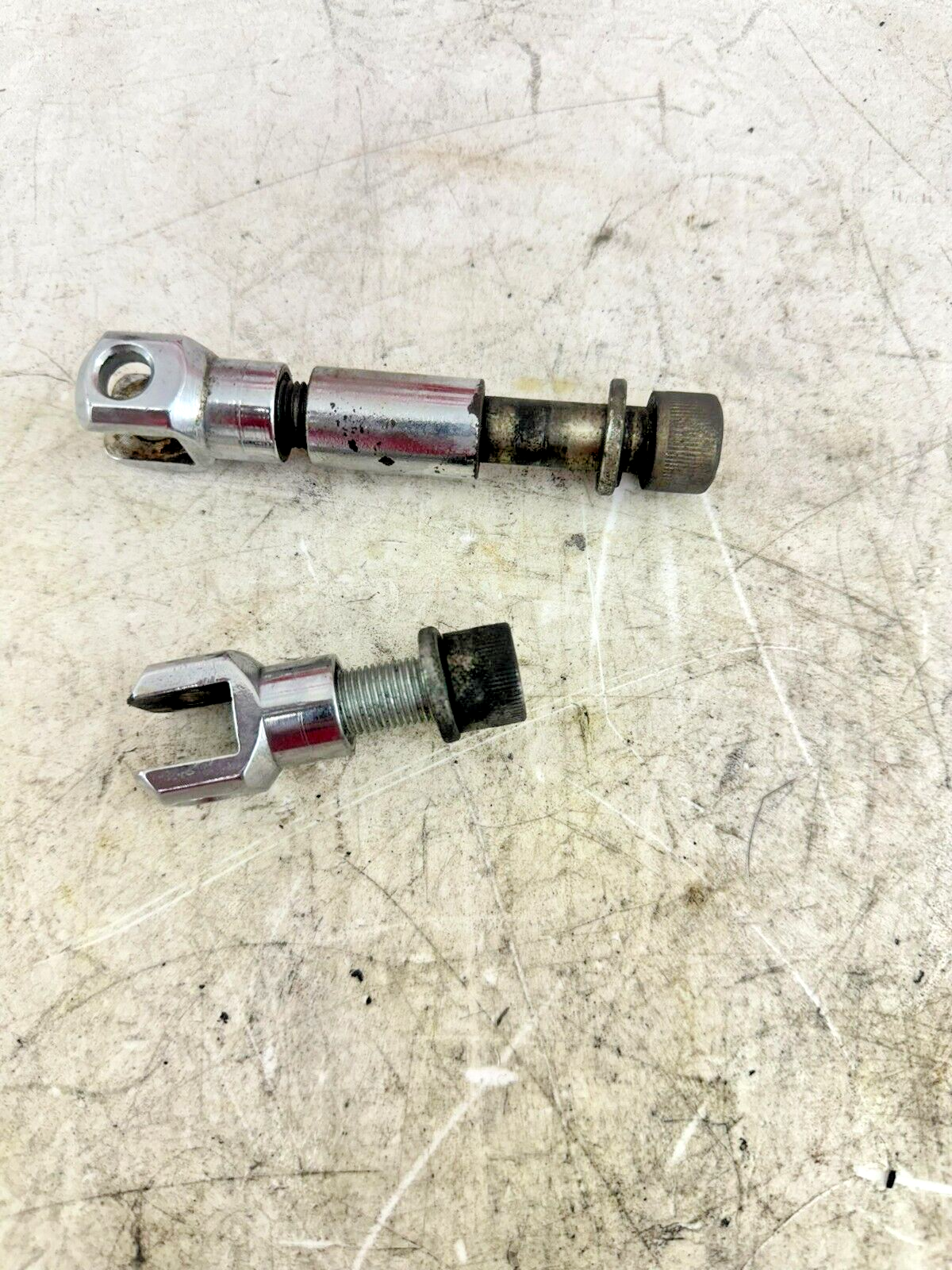 1996 HARLEY DAVIDSON SOFTAIL Passenger Footpeg Mounts OEM Rear Rider Pegs