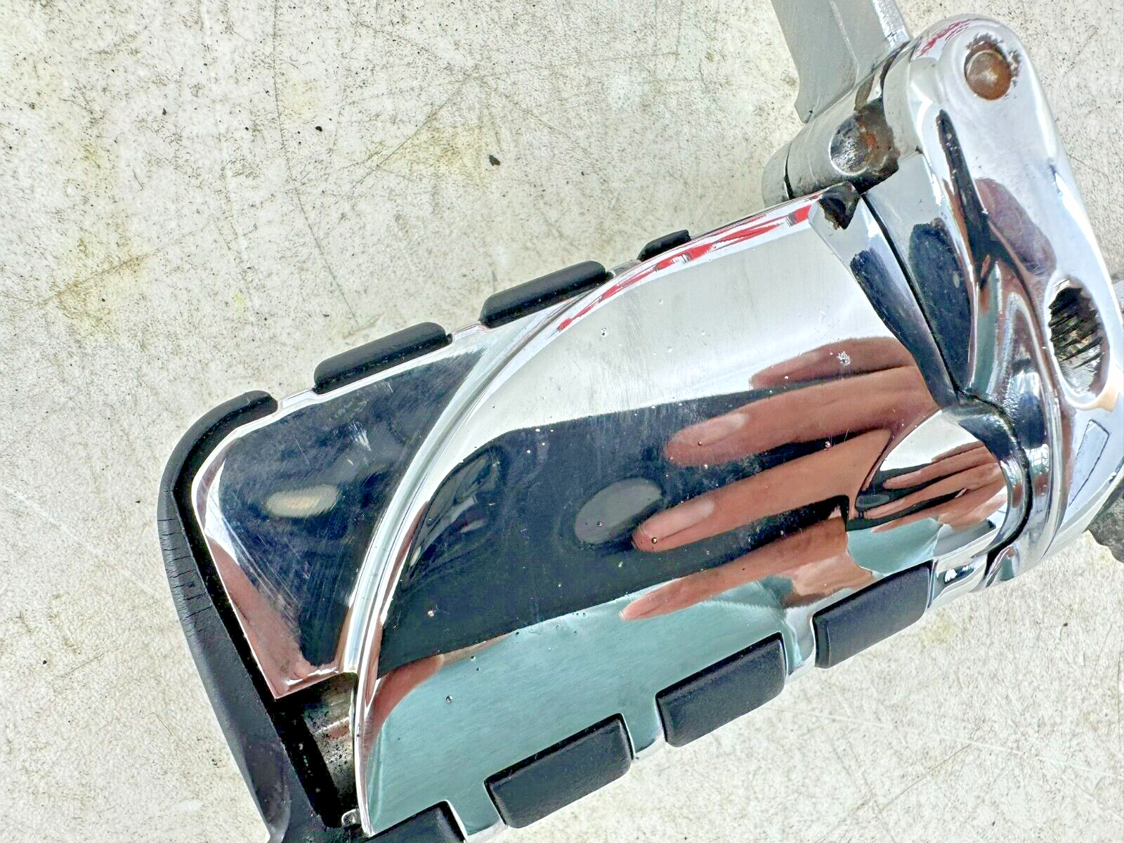 1999 HARLEY SOFTAIL Chrome Kuryakyn Transformer Footpegs + MTG Bracket