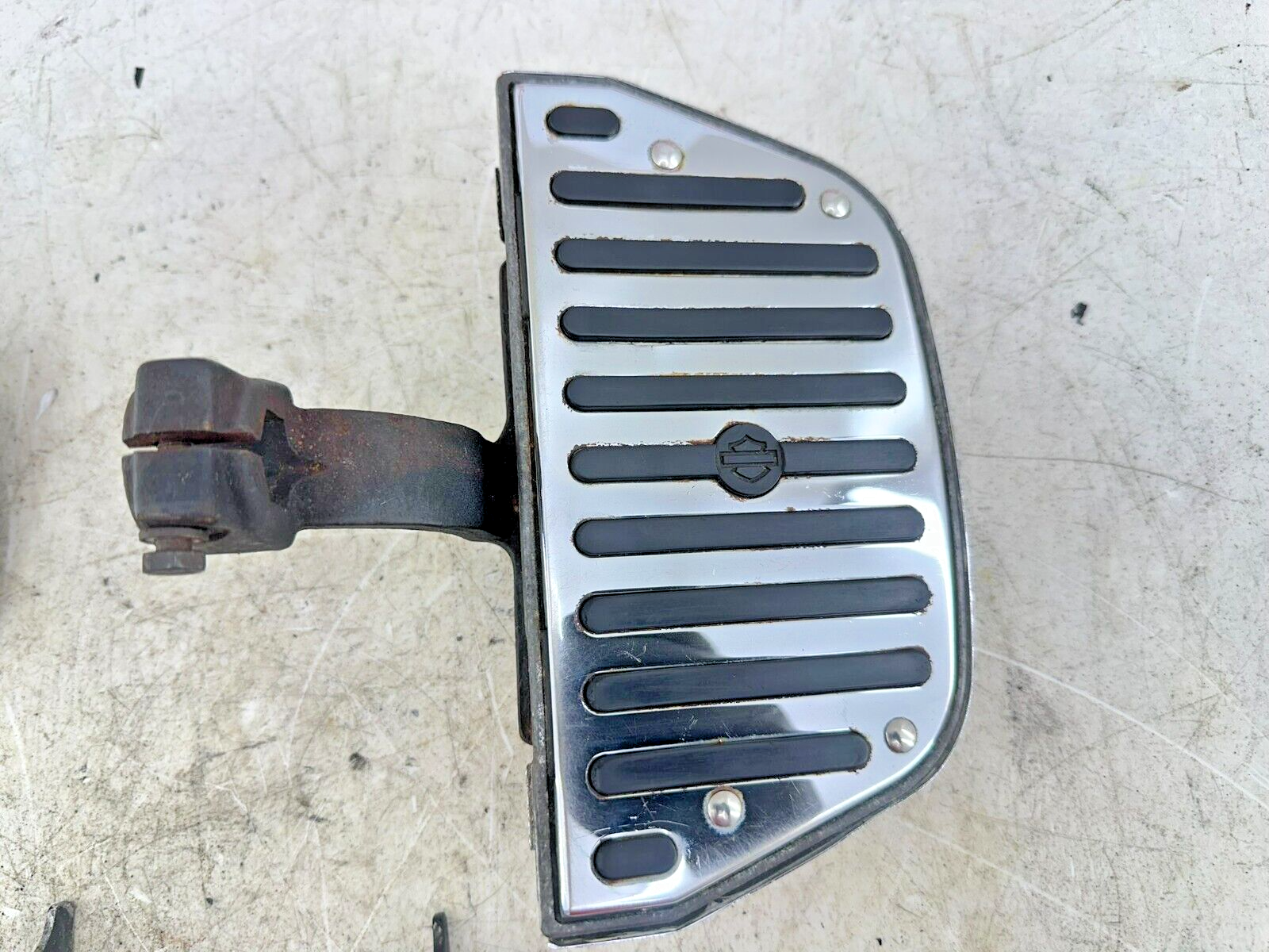 1995 HARLEY SOFTAIL OEM HD Passenger Floorboards Footrest W/ Hardware