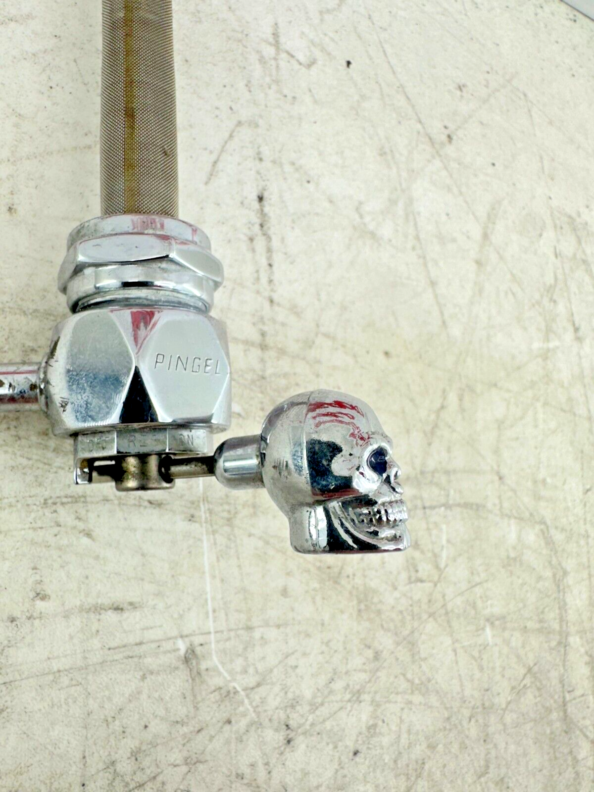 1998 HARLEY DAVIDSON SOFTAIL Pingel Fuel Gas Valve With Skull Lever