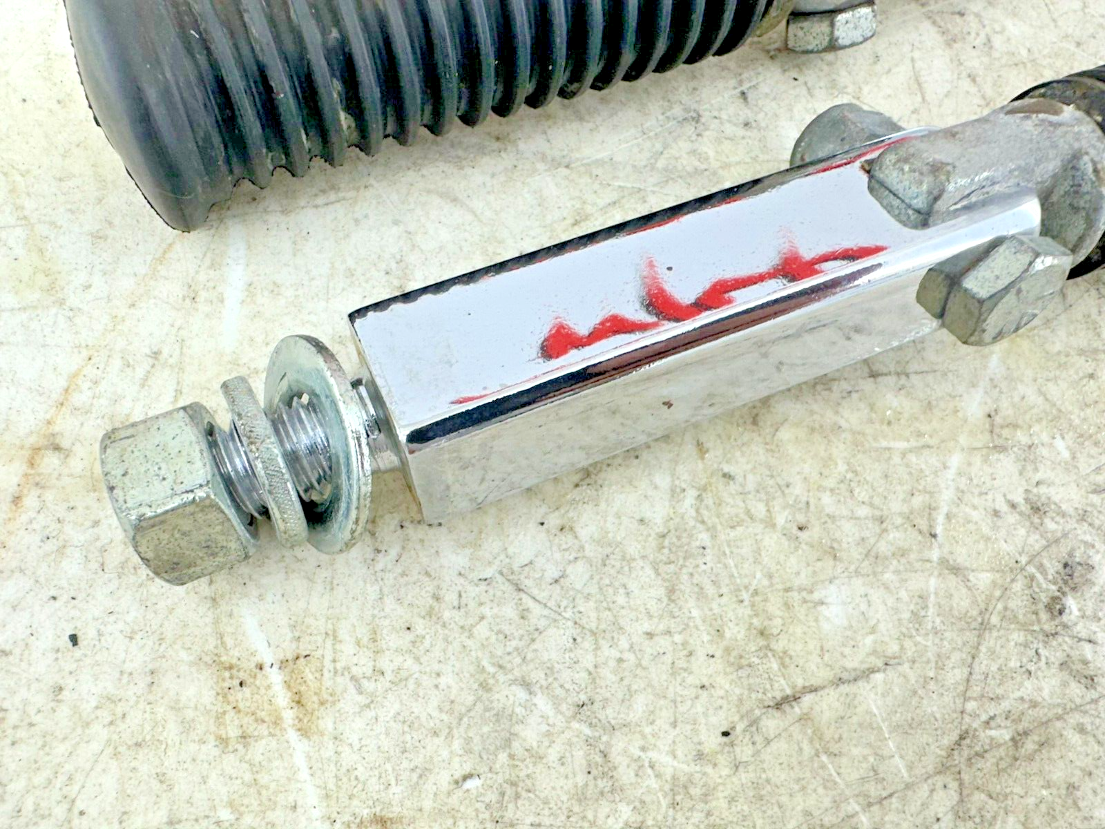 1997 HARLEY DYNA OEM HD Highway Forward Foot Pegs + MTG Hardware