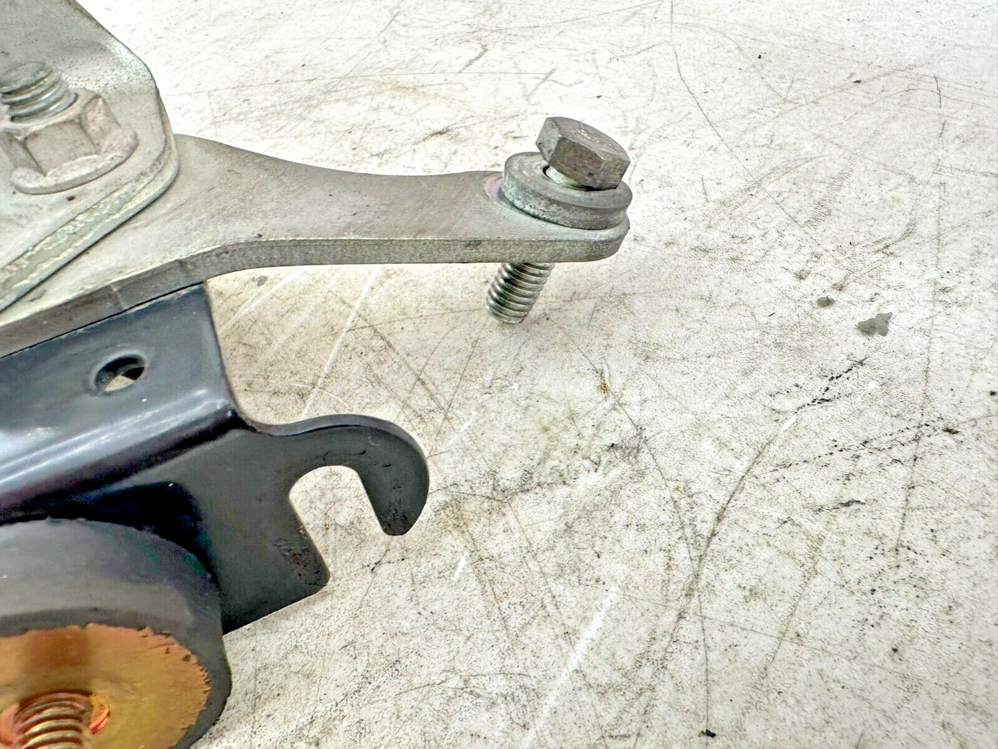 1996 HARLEY DAVIDSON SOFTAIL Upper Motor Mount Horn Mounting Bracket OEM