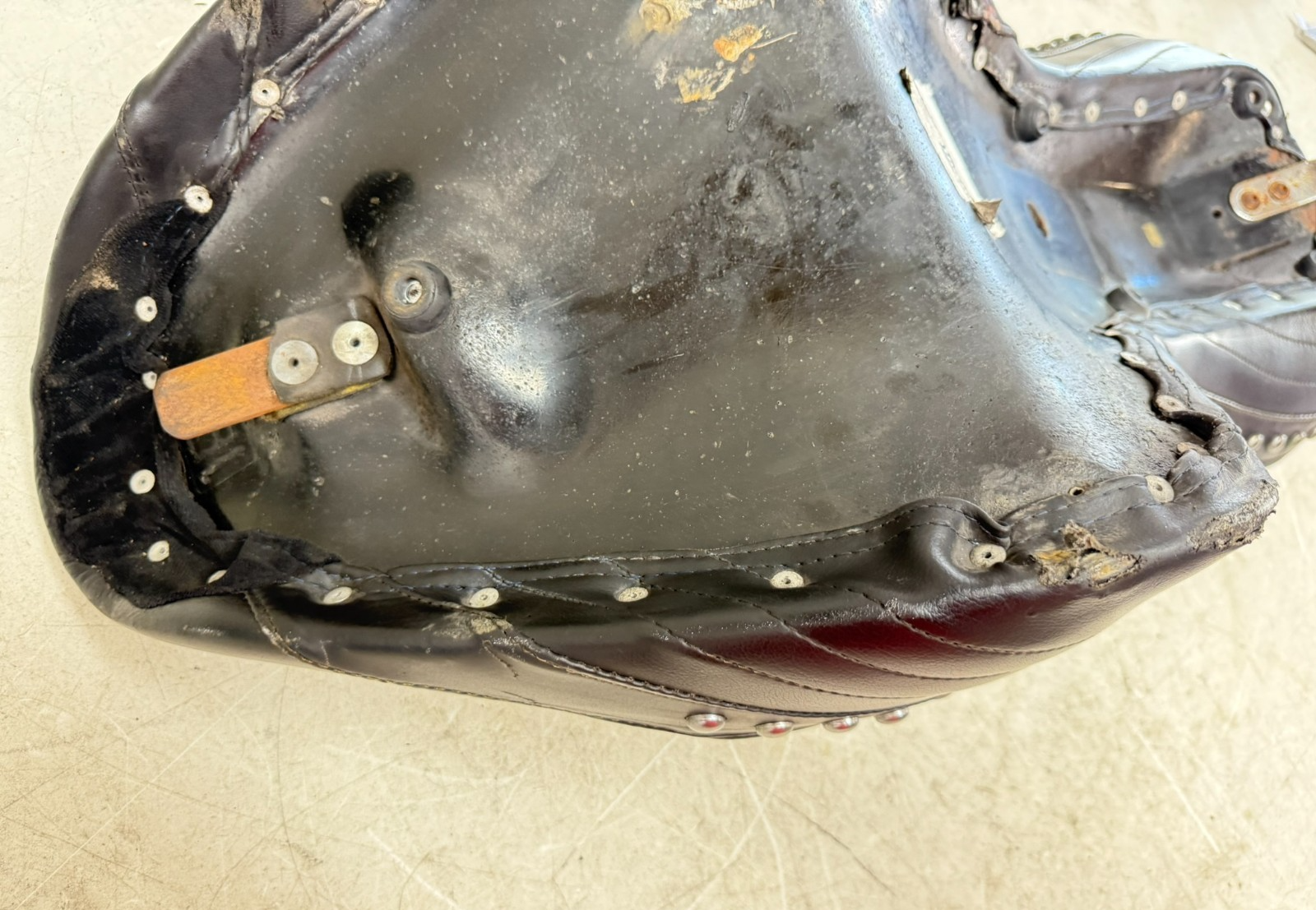 1997 HARLEY DAVIDSON SOFTAIL Corbin Driver Passenger Seat Studded