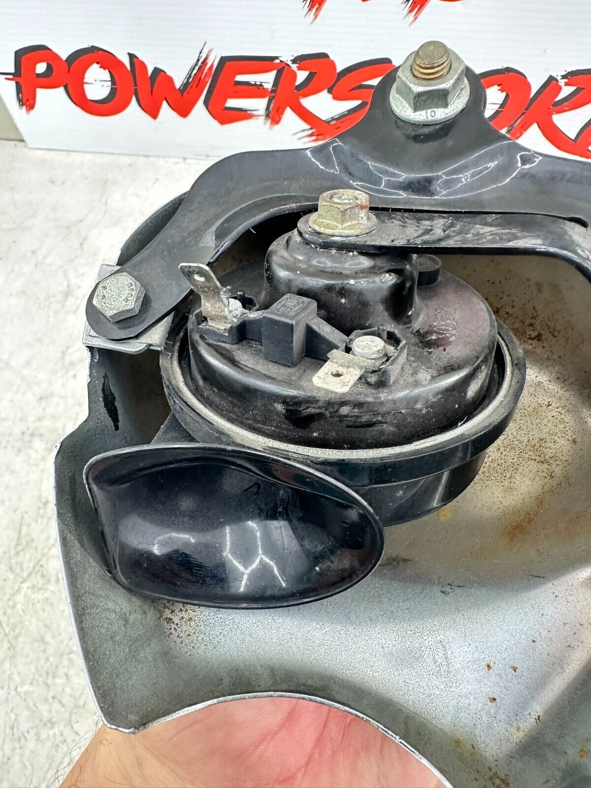 2003 Harley Davidson V Rod VRSCA Horn + Chrome Cover + Mounting Bracket