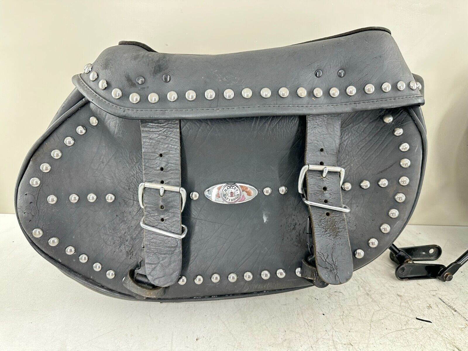 2003 HARLEY DAVIDSON SOFTAIL OEM HD Studded Leather Saddlebags Right Left