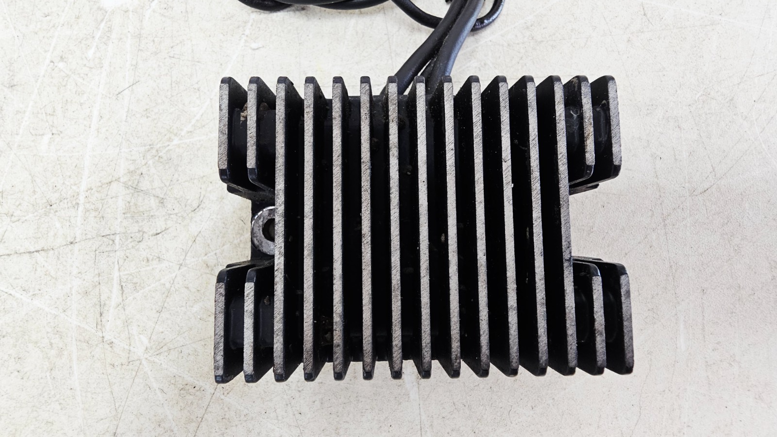1993 HARLEY SOFTAIL OEM Voltage Regulator Rectifier